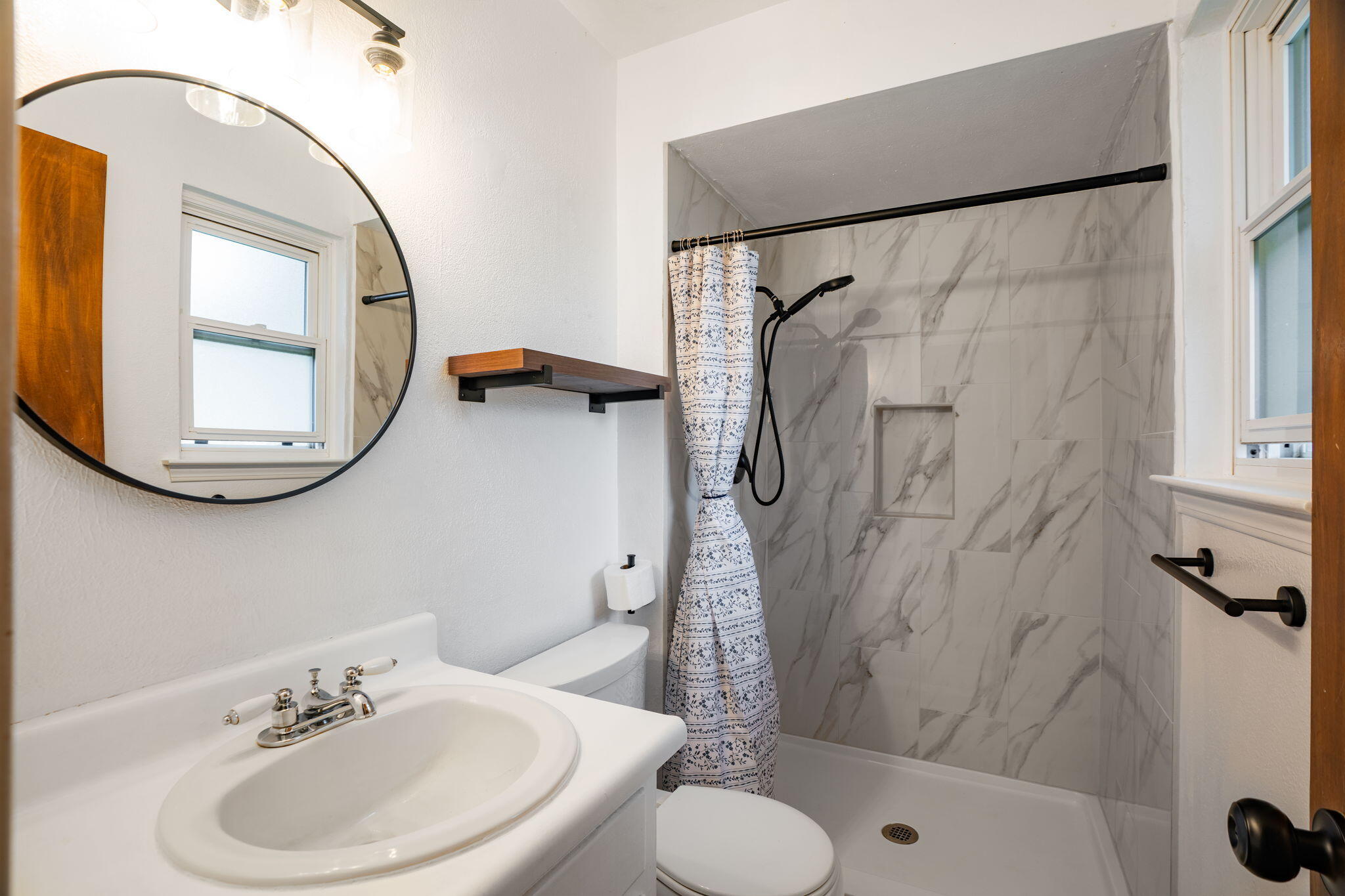 Photo 16 — 12312 Woodland Avenue NE
