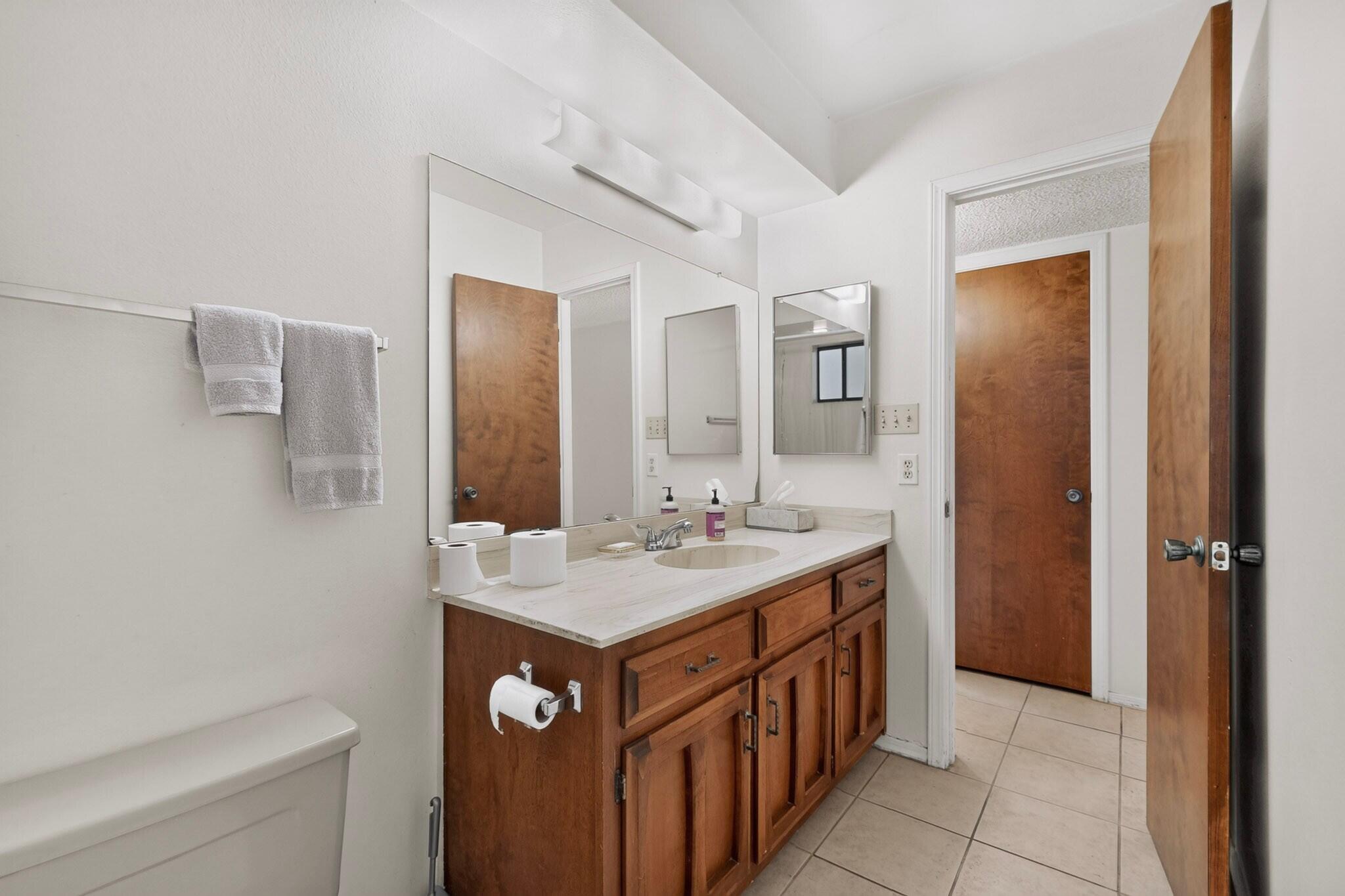 Photo 3 — 5006 Justin Drive NW
