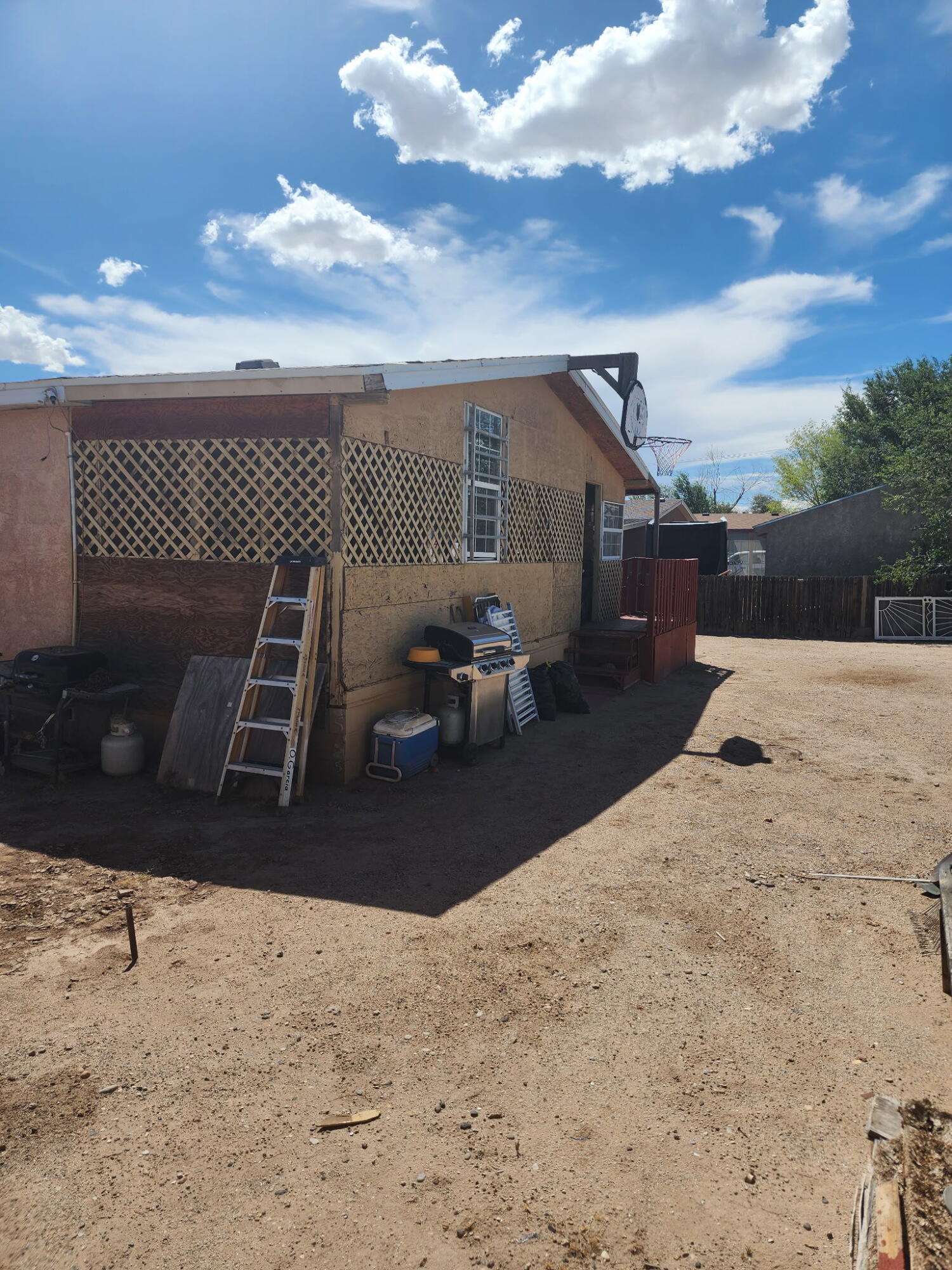 Photo 5 — 307 Gore Avenue SE