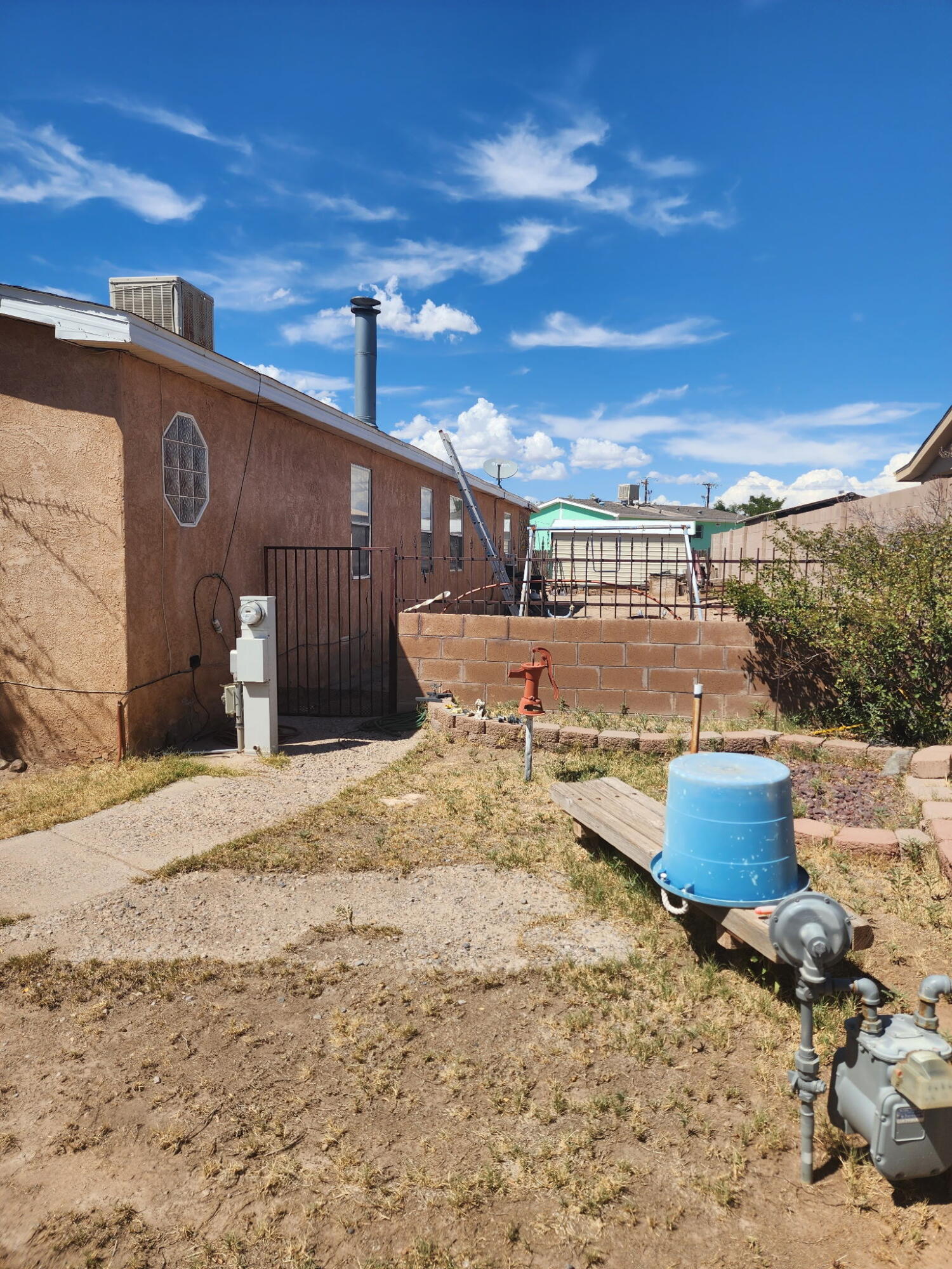 Photo 6 — 307 Gore Avenue SE