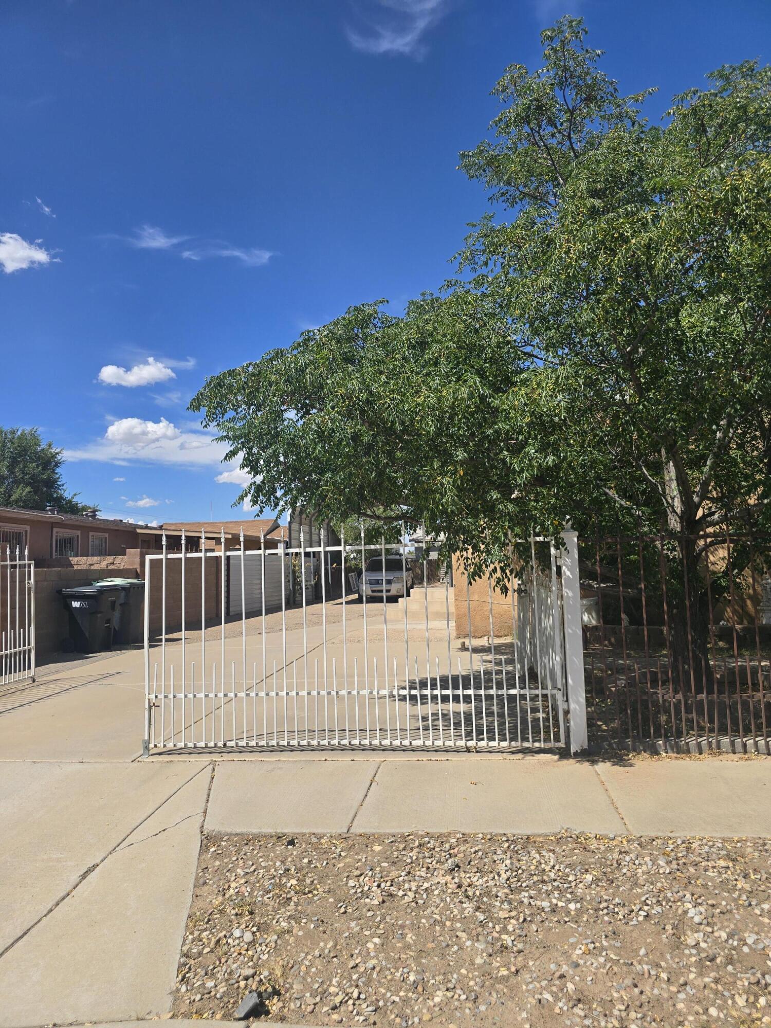 Photo 14 — 307 Gore Avenue SE
