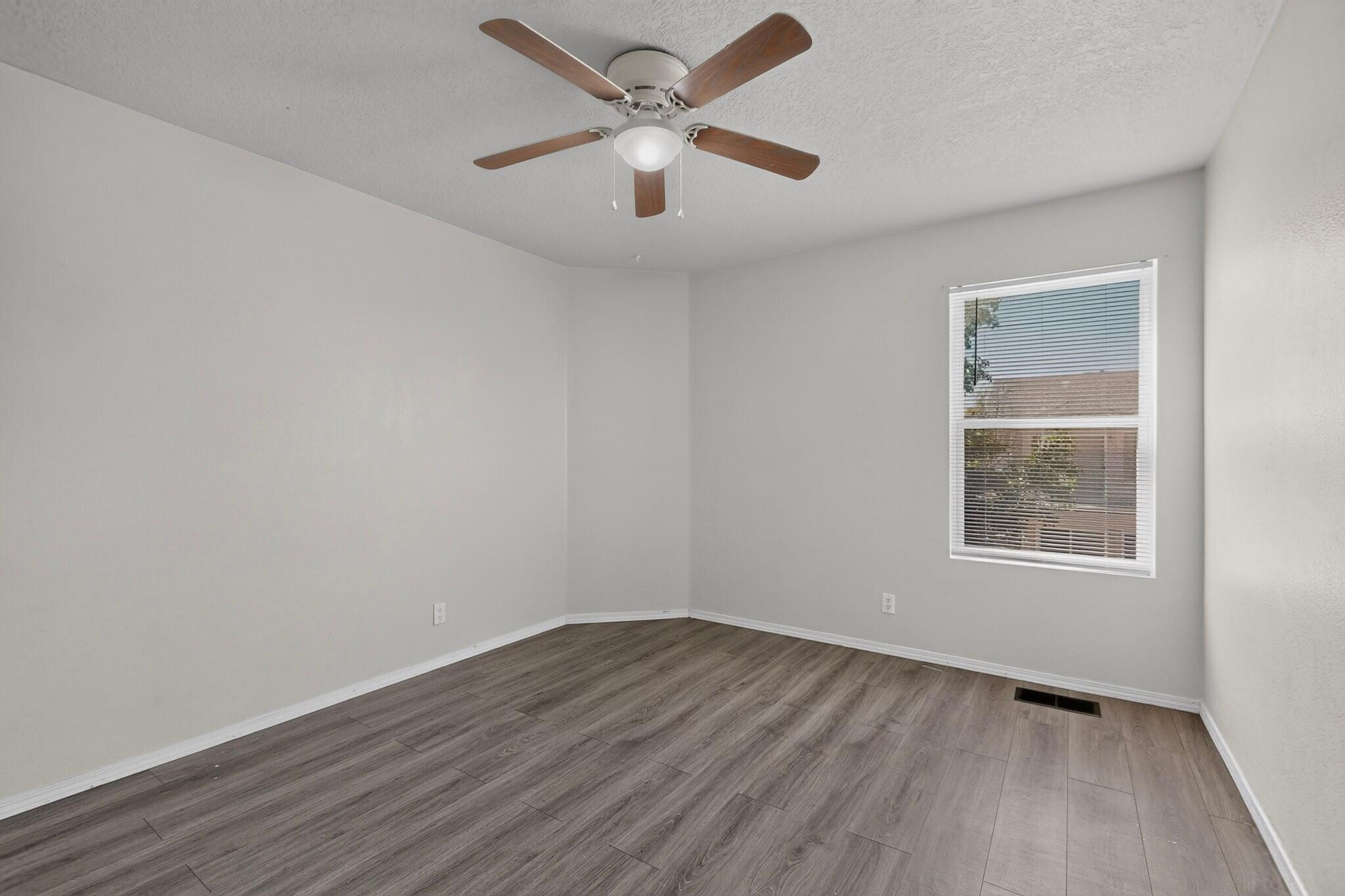 Photo 15 — 7112 Red Hawk Road NE