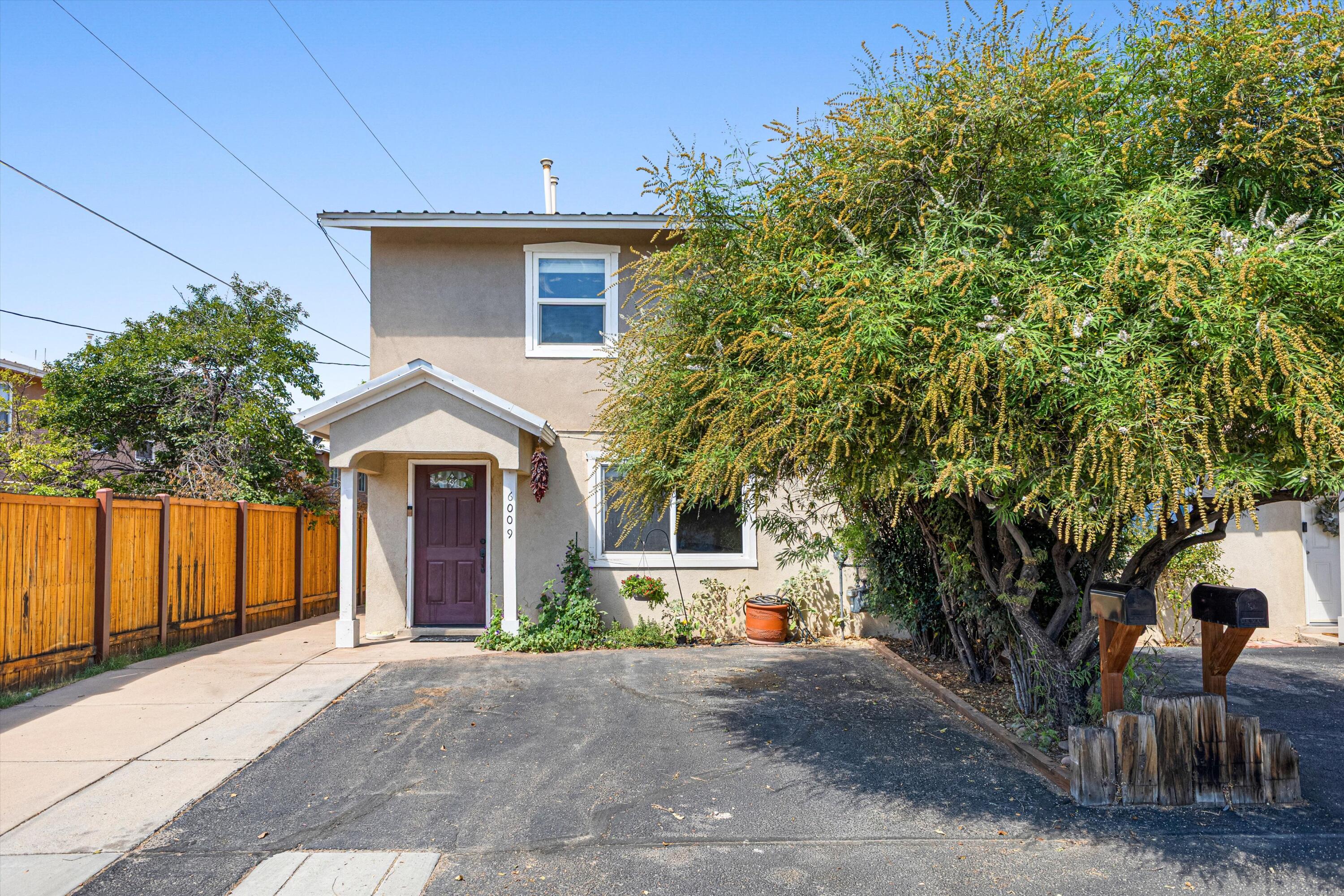 6009 Calle Nueve NW, Albuquerque, NM 87107