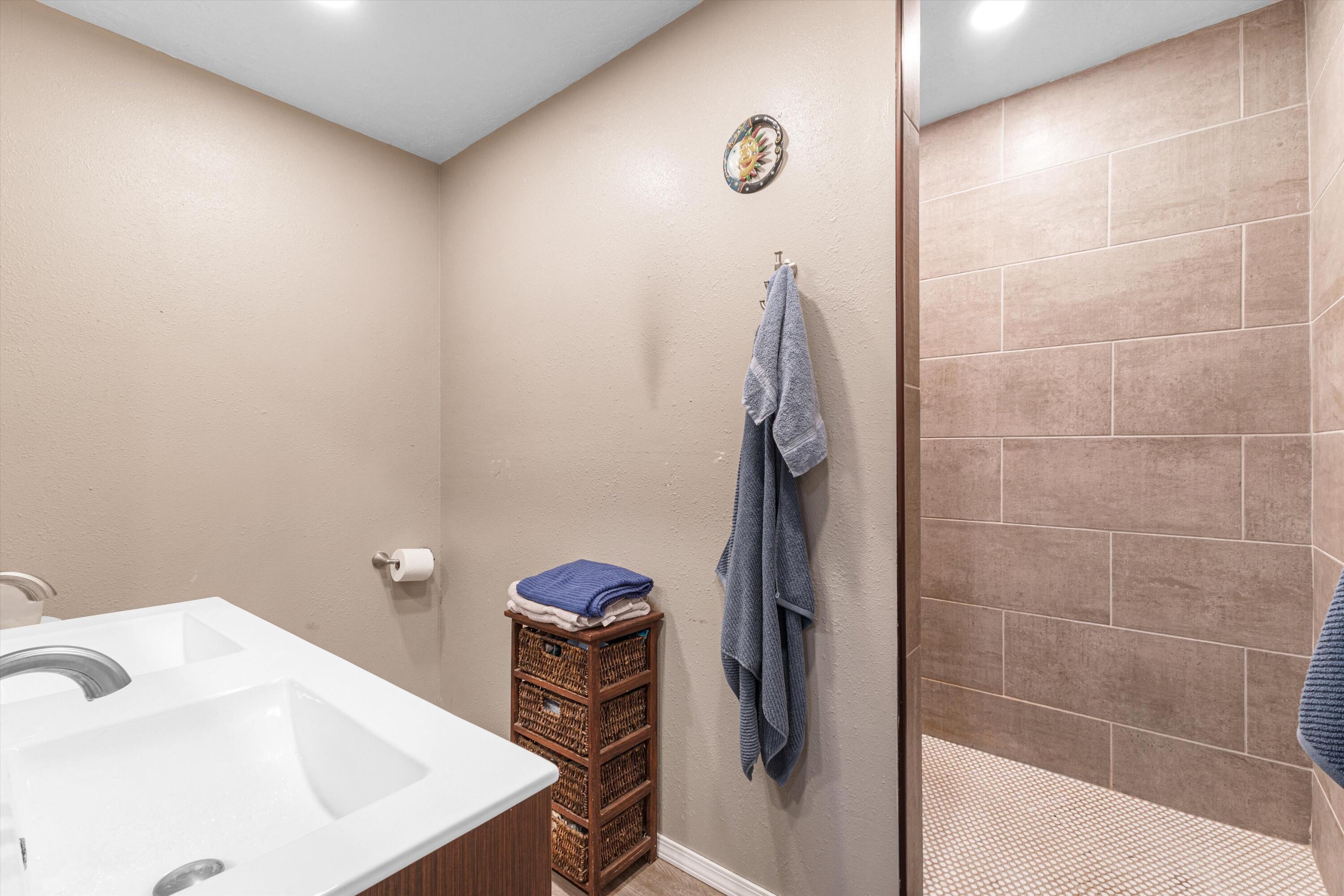 Photo 17 — 6009 Calle Nueve NW