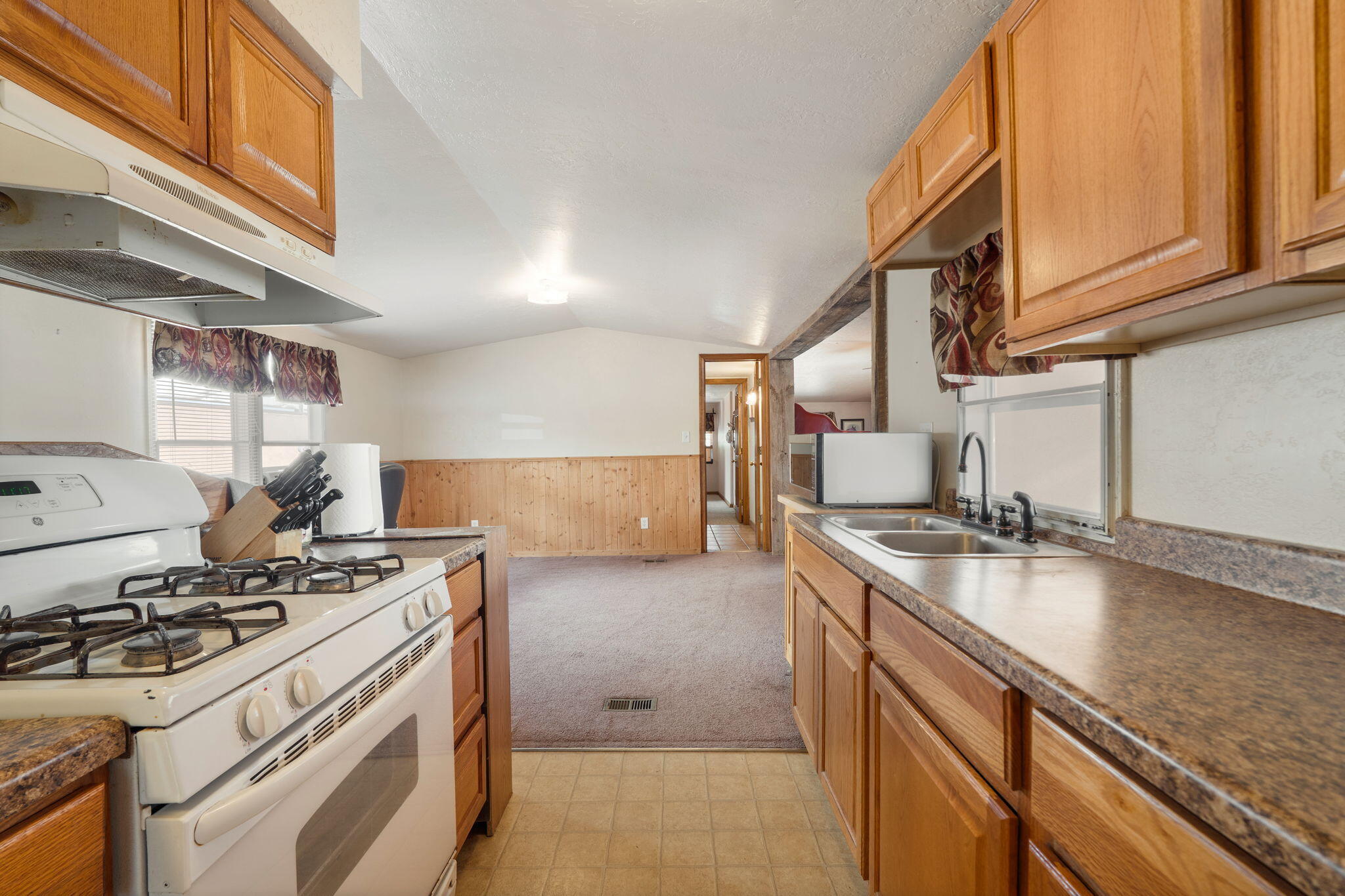 Photo 9 — 75 Greer Road