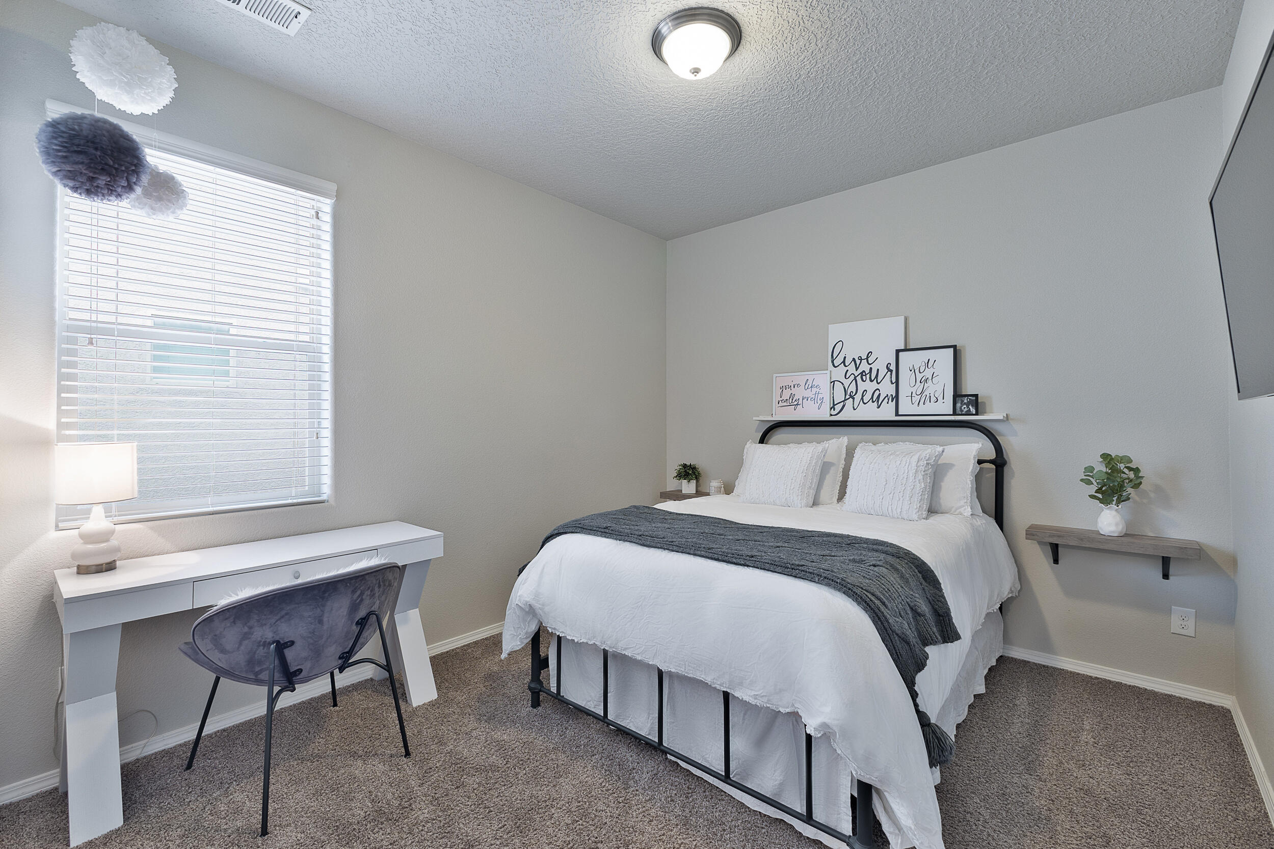 Photo 14 — 5931 Ermemin Avenue NW