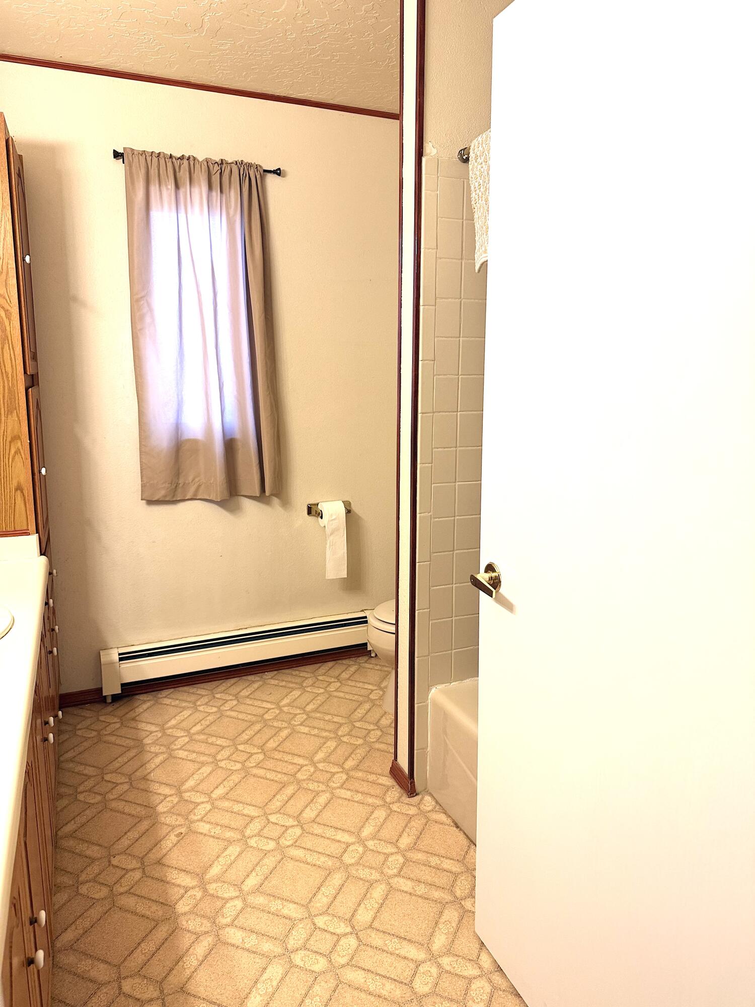 Photo 9 — 1118 Ridgecrest Avenue