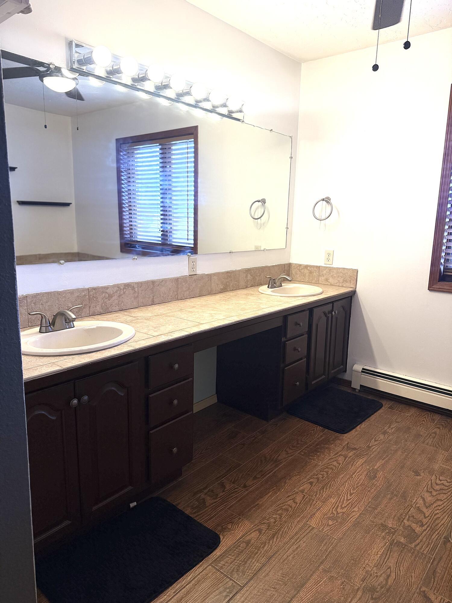 Photo 6 — 1118 Ridgecrest Avenue