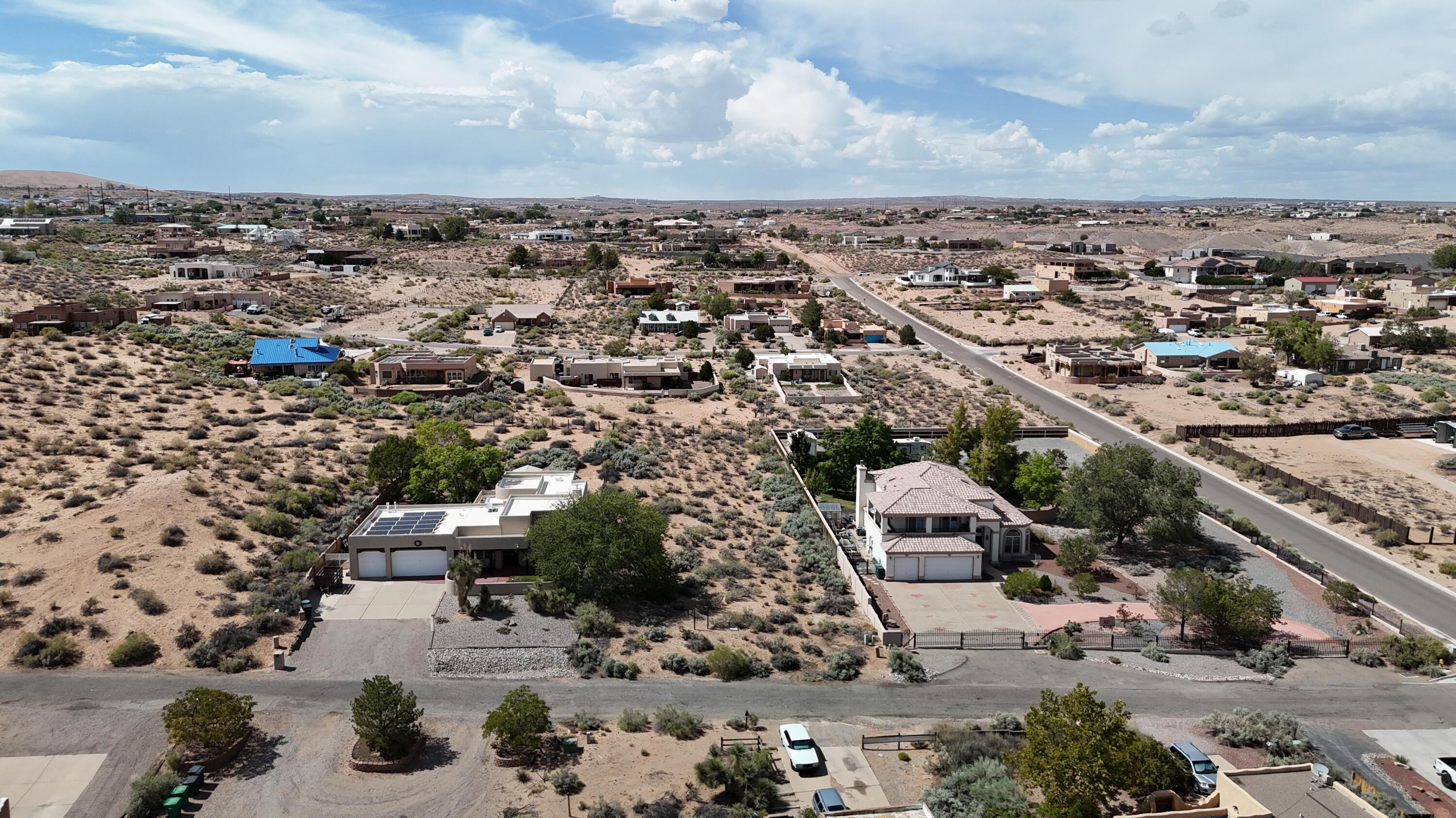 Photo 12 — 817 Chihuahua Road NE