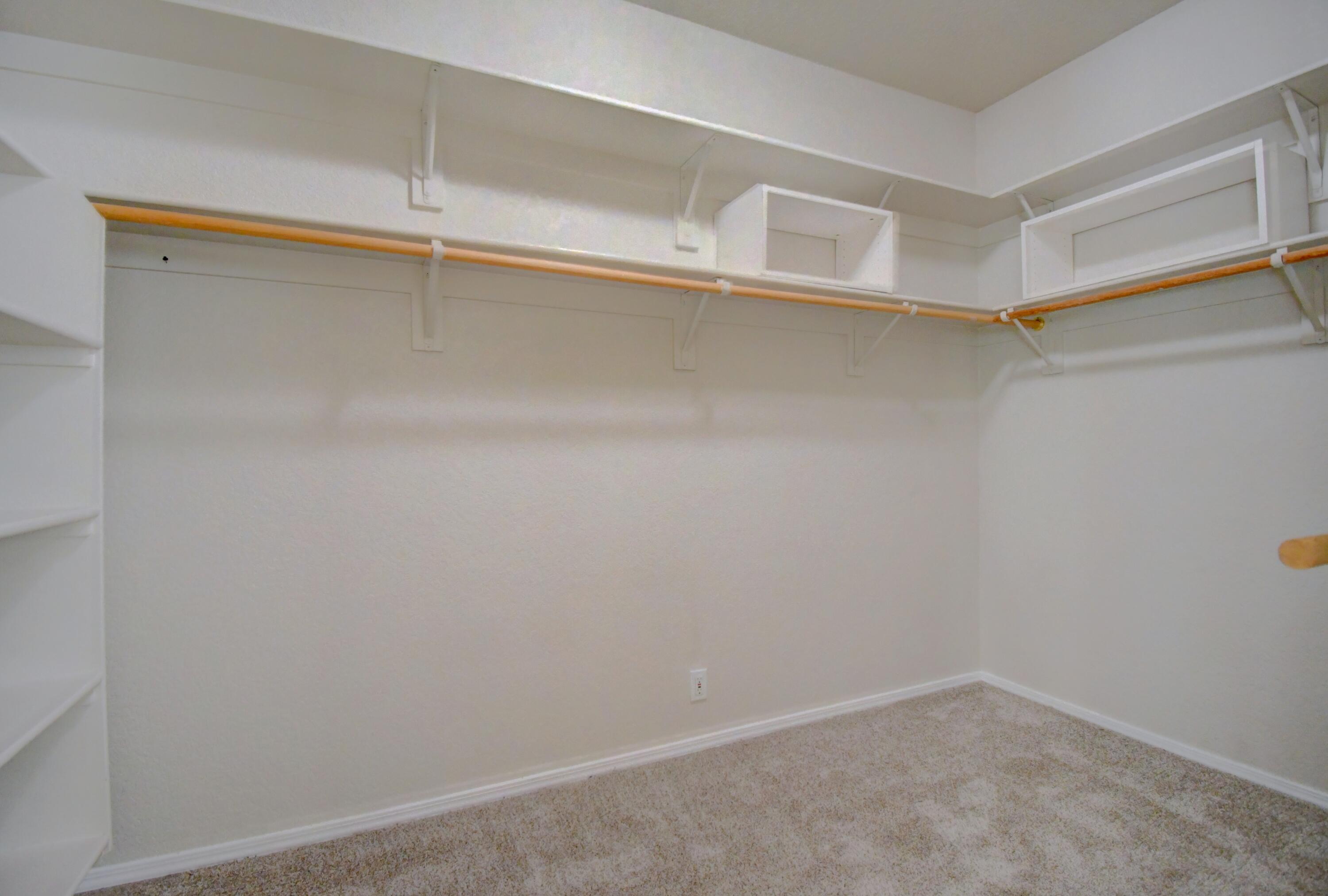 Photo 5 — 7008 Santa Elena Street NE