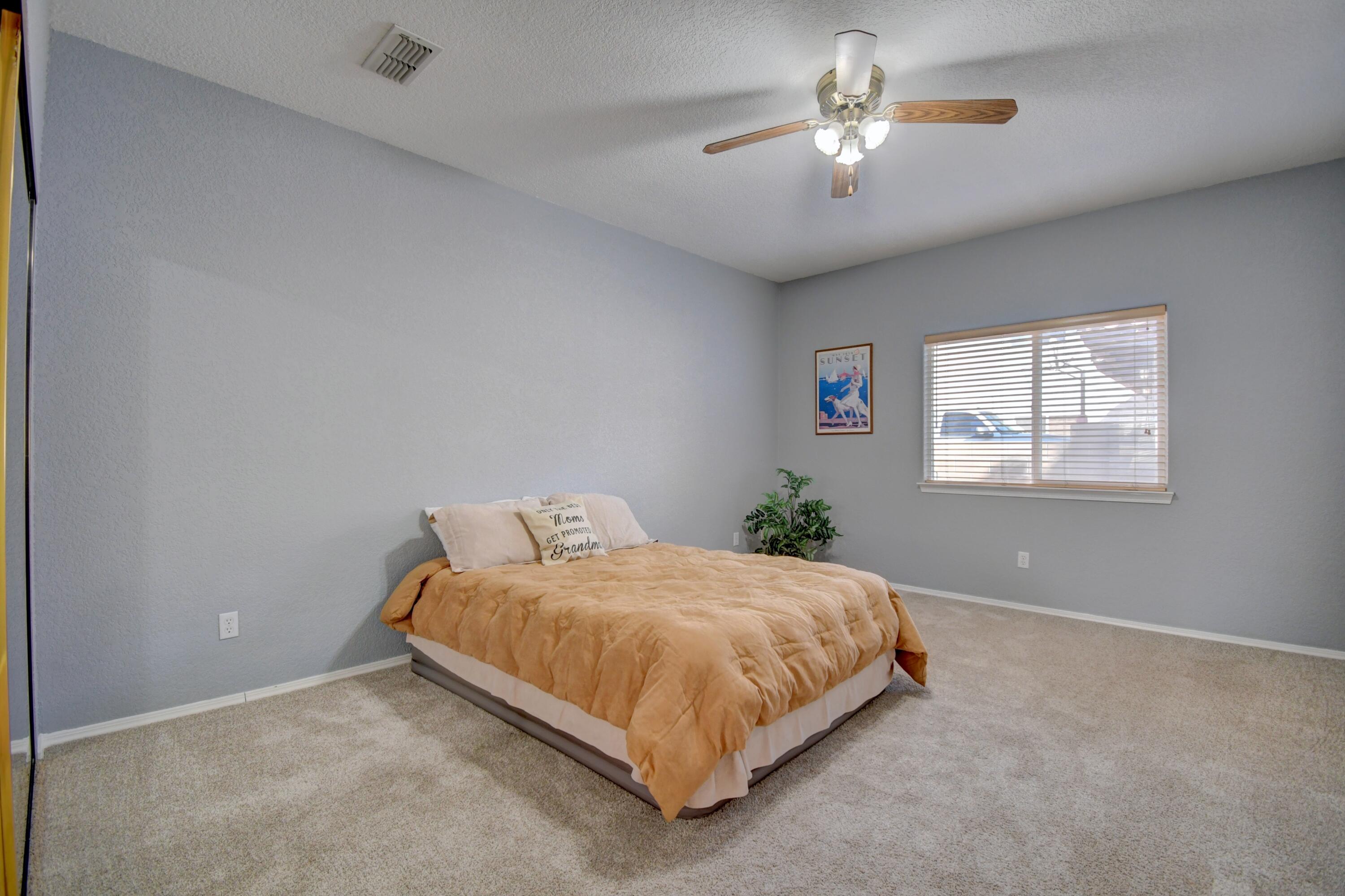 Photo 6 — 7008 Santa Elena Street NE