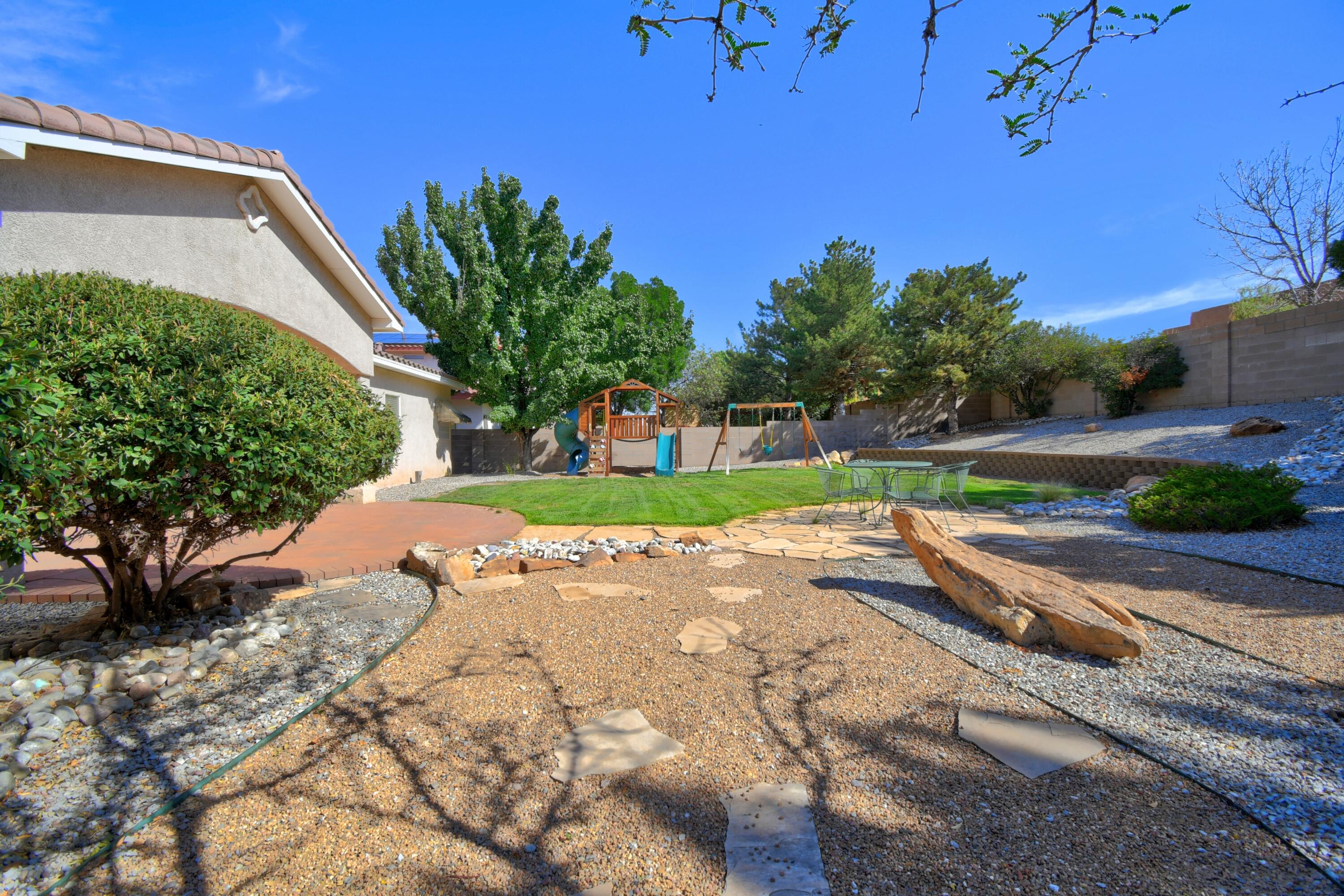 Photo 12 — 7008 Santa Elena Street NE