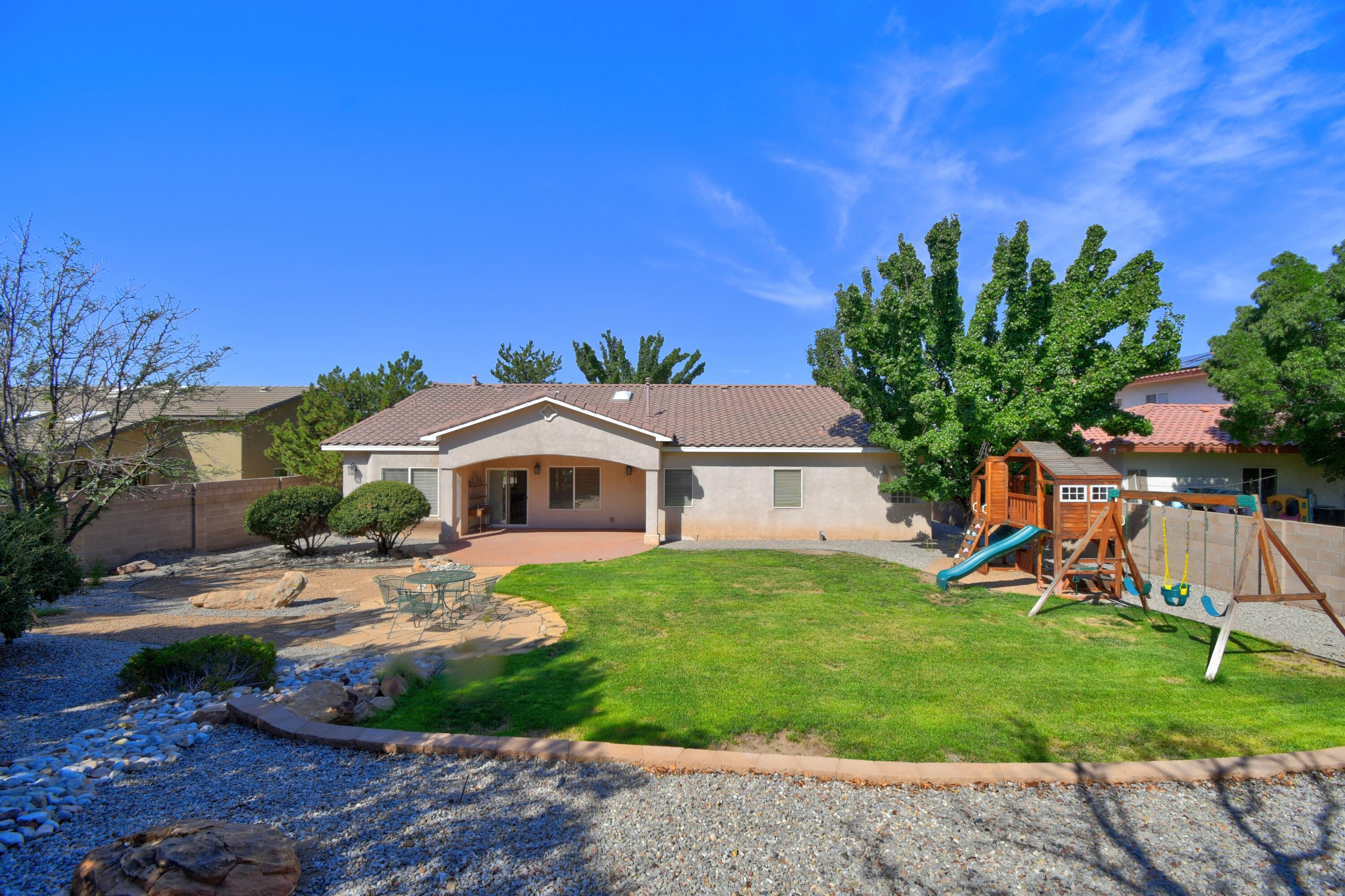 Photo 13 — 7008 Santa Elena Street NE
