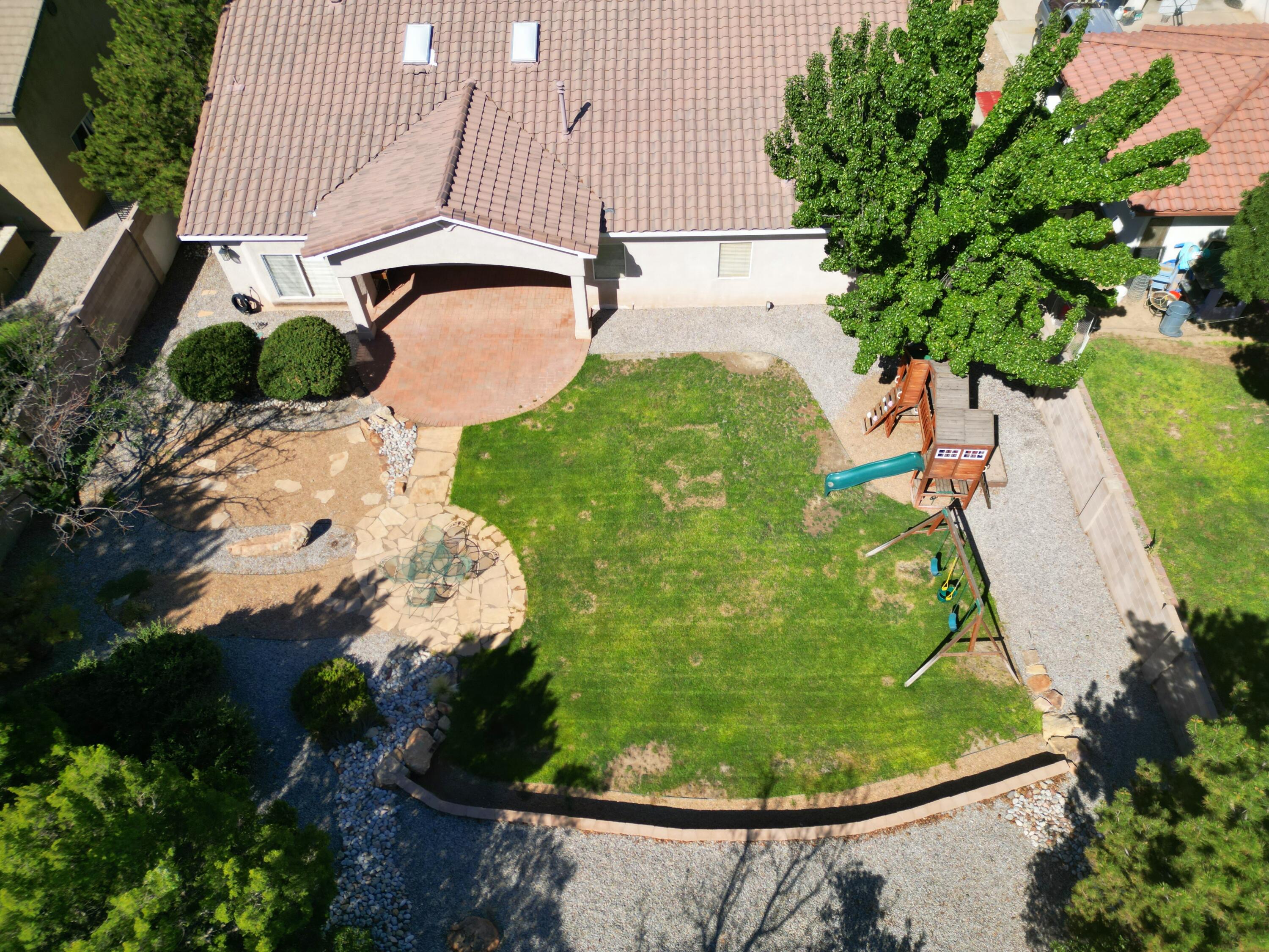 Photo 16 — 7008 Santa Elena Street NE