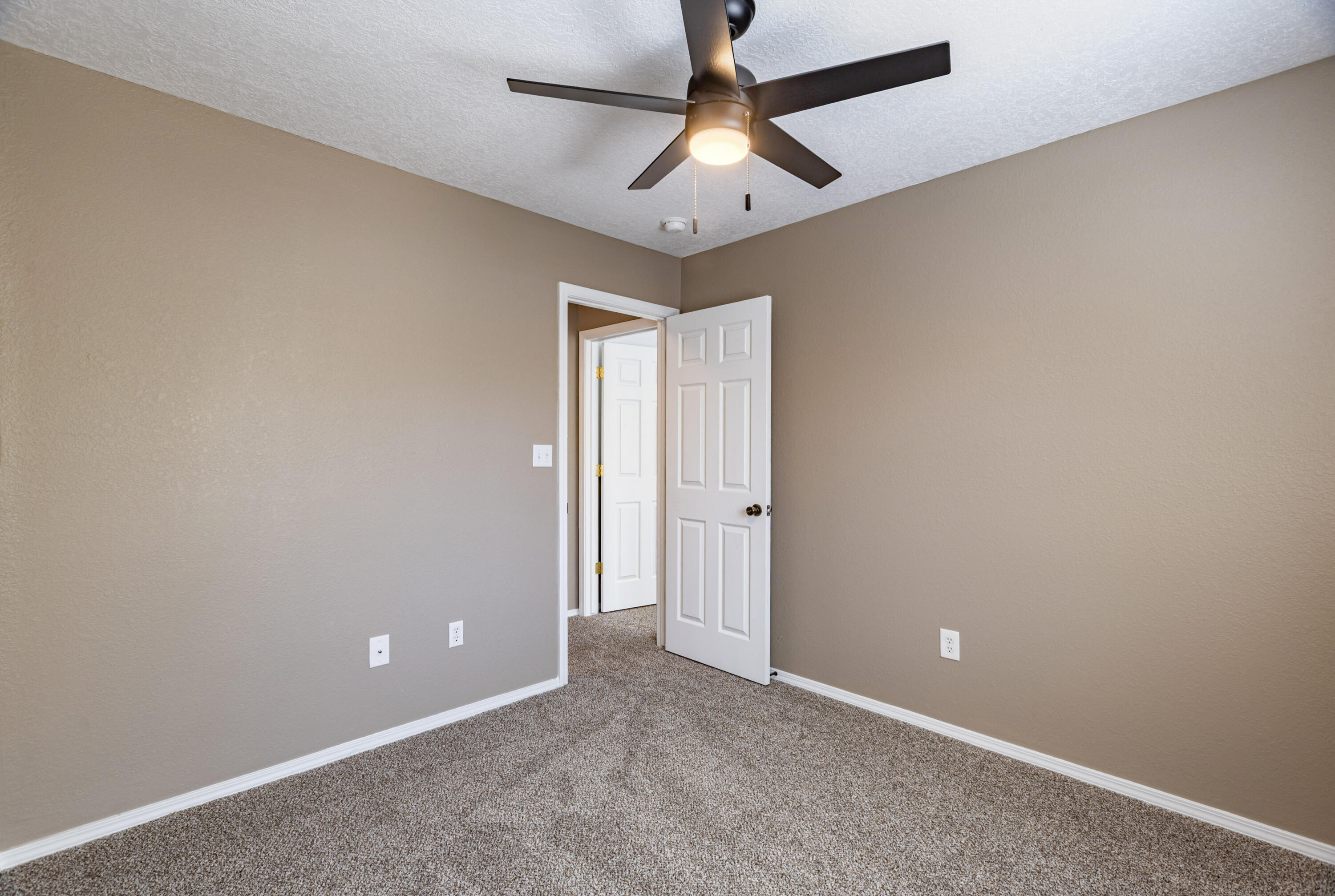 Photo 19 — 4701 Morris Street NE 503