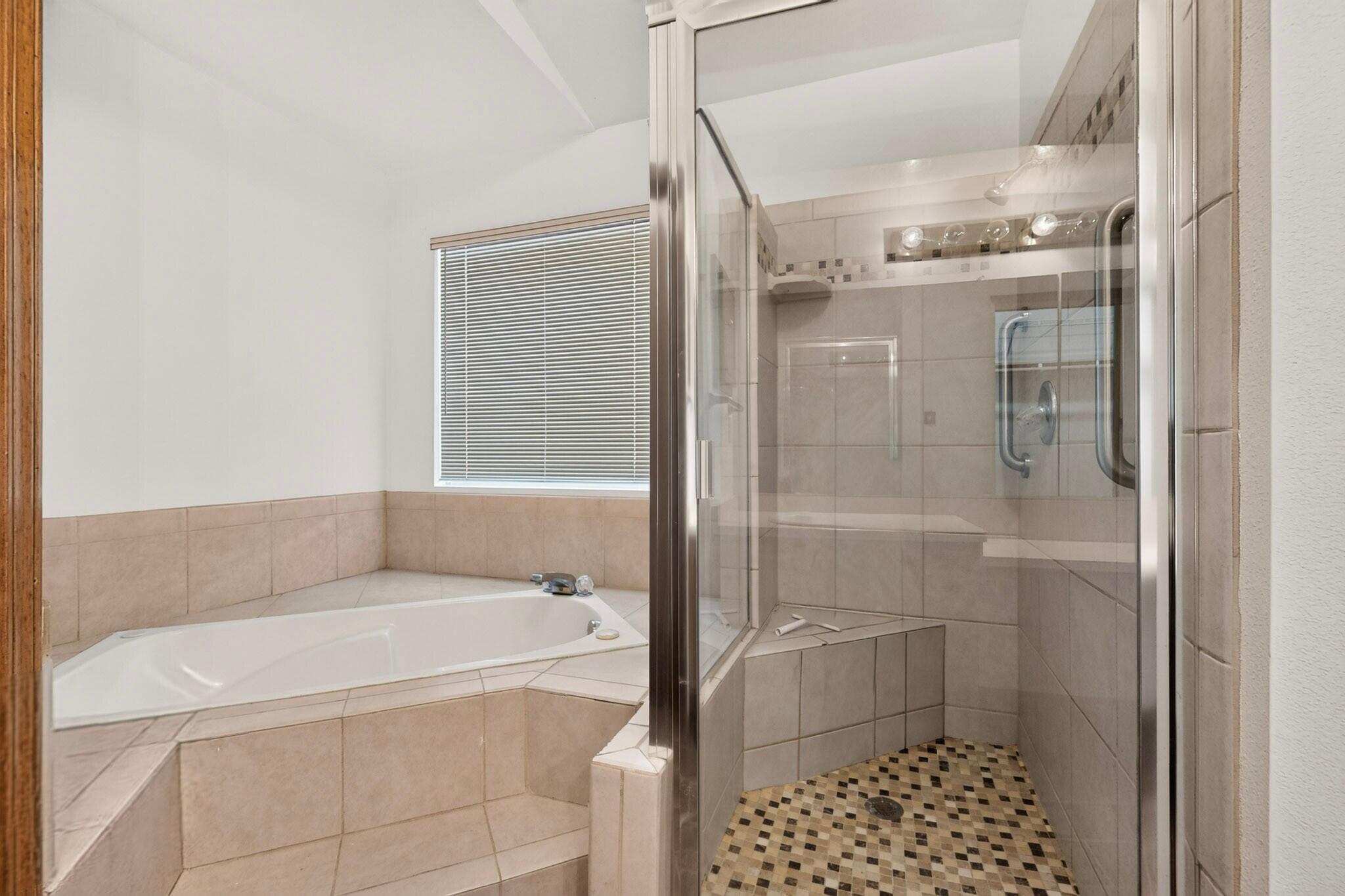 Photo 10 — 7816 Snowberry Street NW