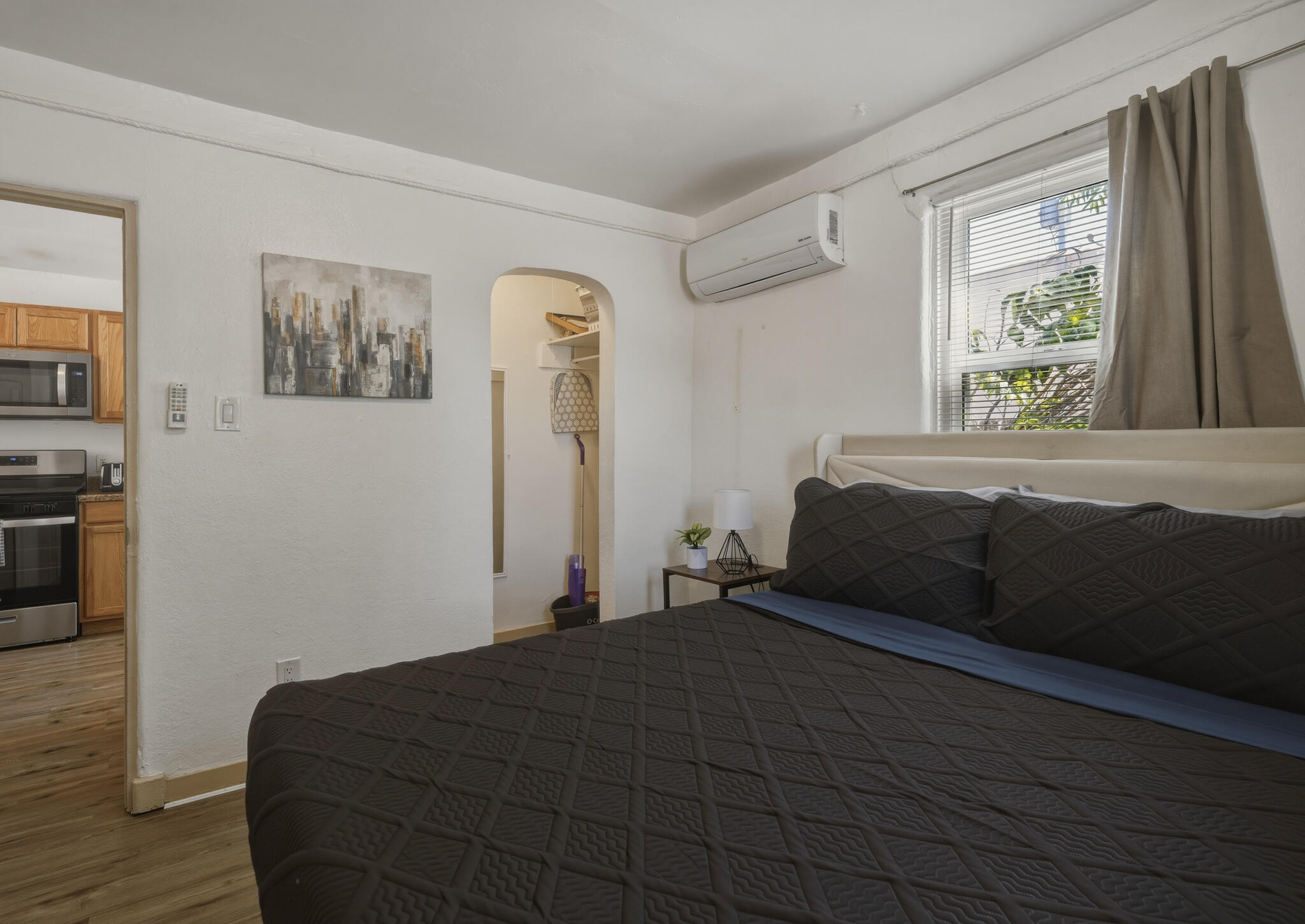Photo 7 — 205 Stanford Drive SE