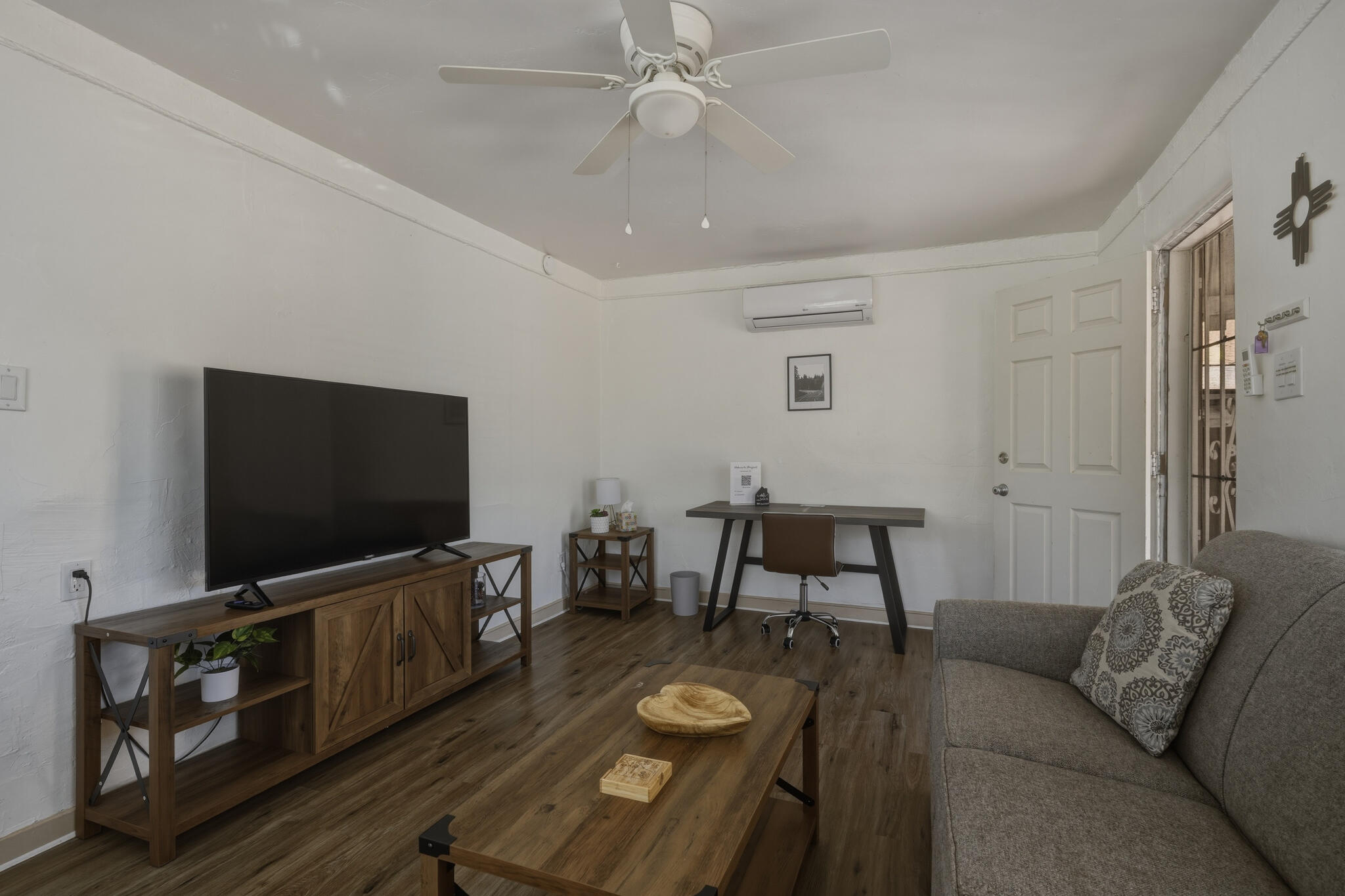 Photo 14 — 205 Stanford Drive SE