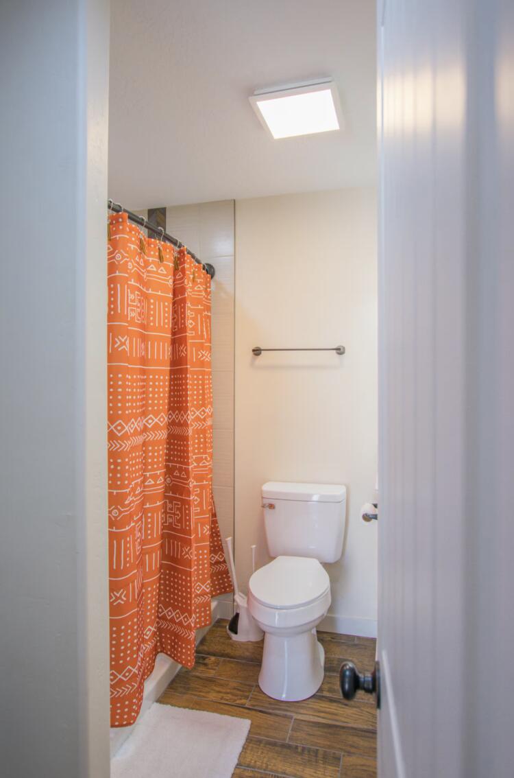 Photo 4 — 622 Jefferson Street NE