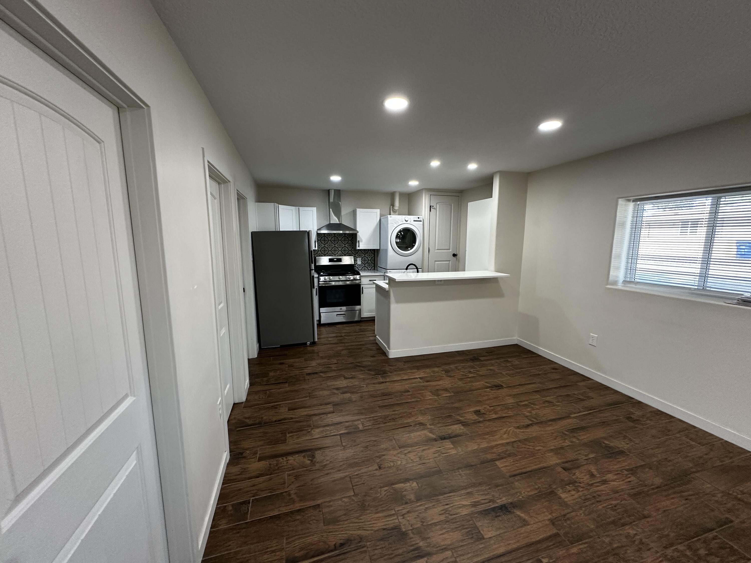 Photo 8 — 622 Jefferson Street NE