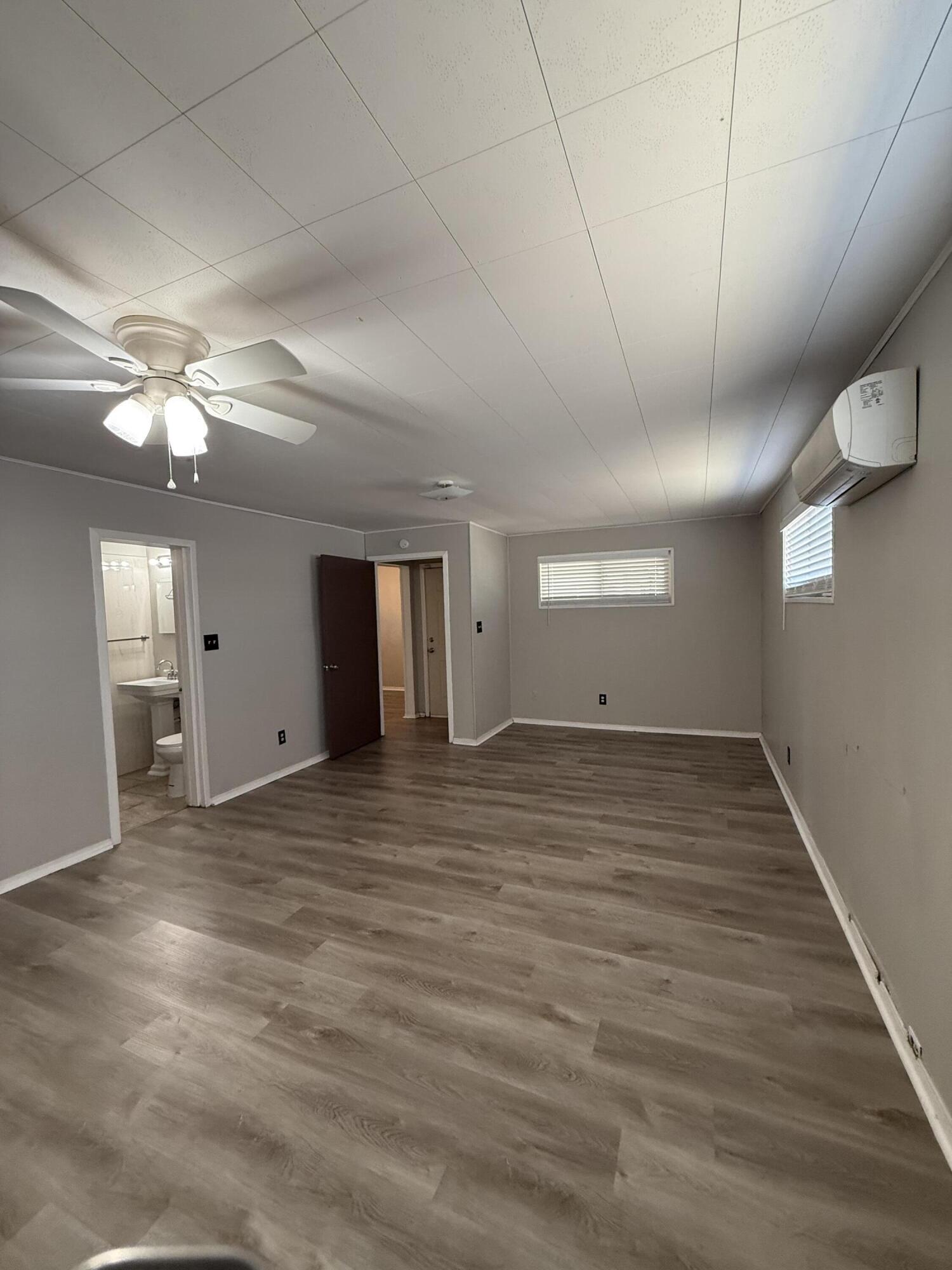 Photo 7 — 9519 MORROW Avenue NE