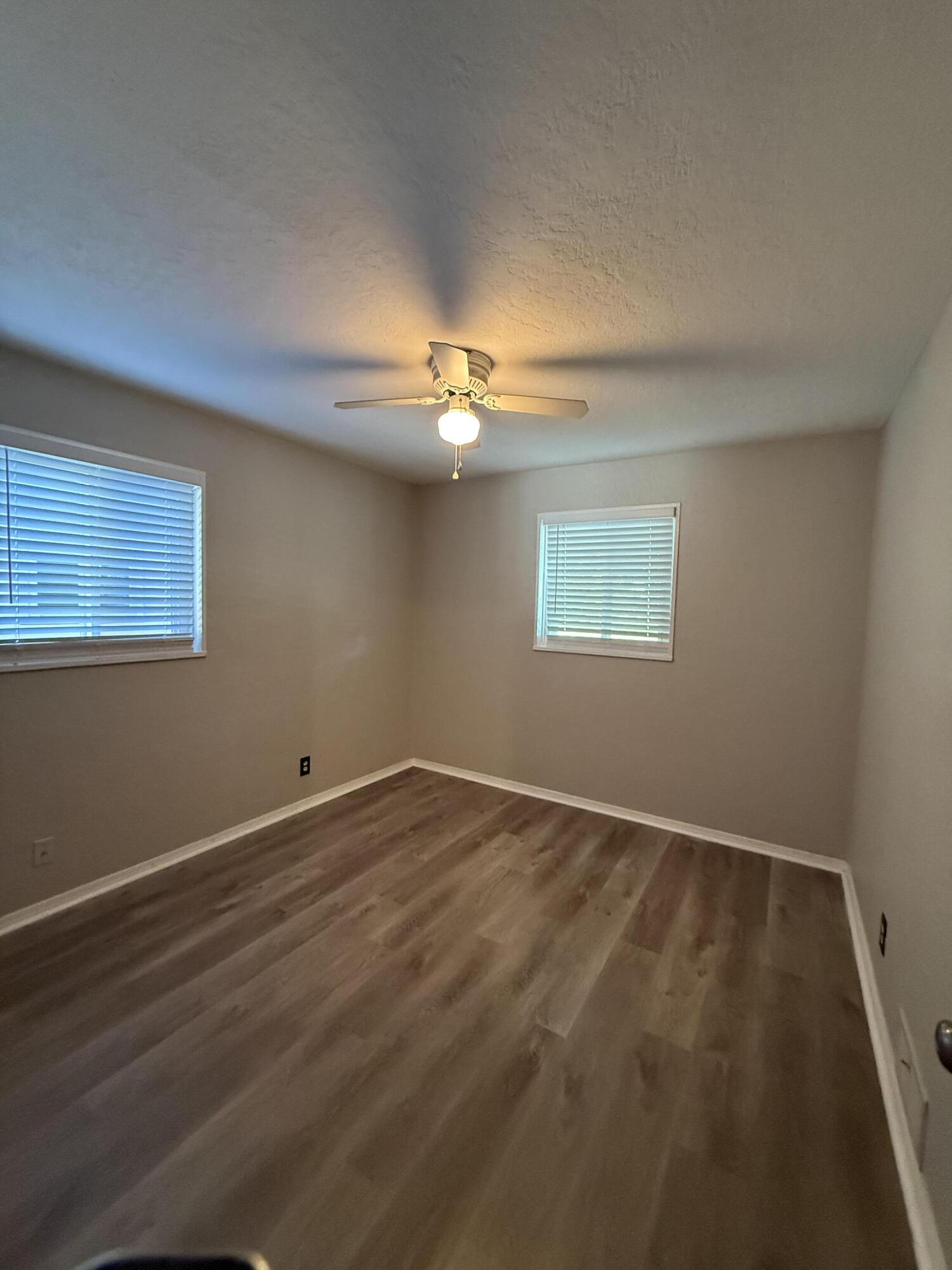 Photo 12 — 9519 MORROW Avenue NE
