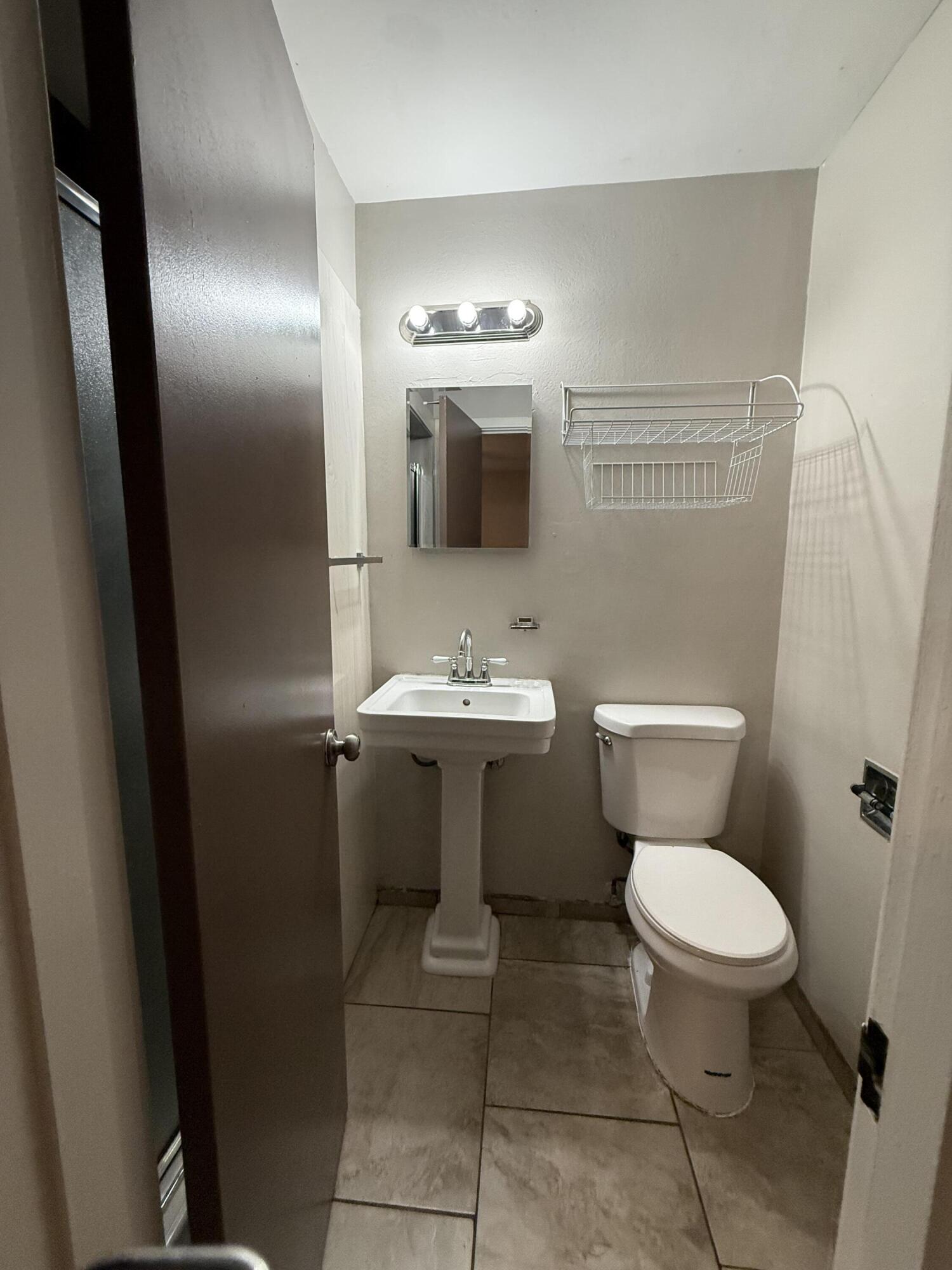 Photo 14 — 9519 MORROW Avenue NE