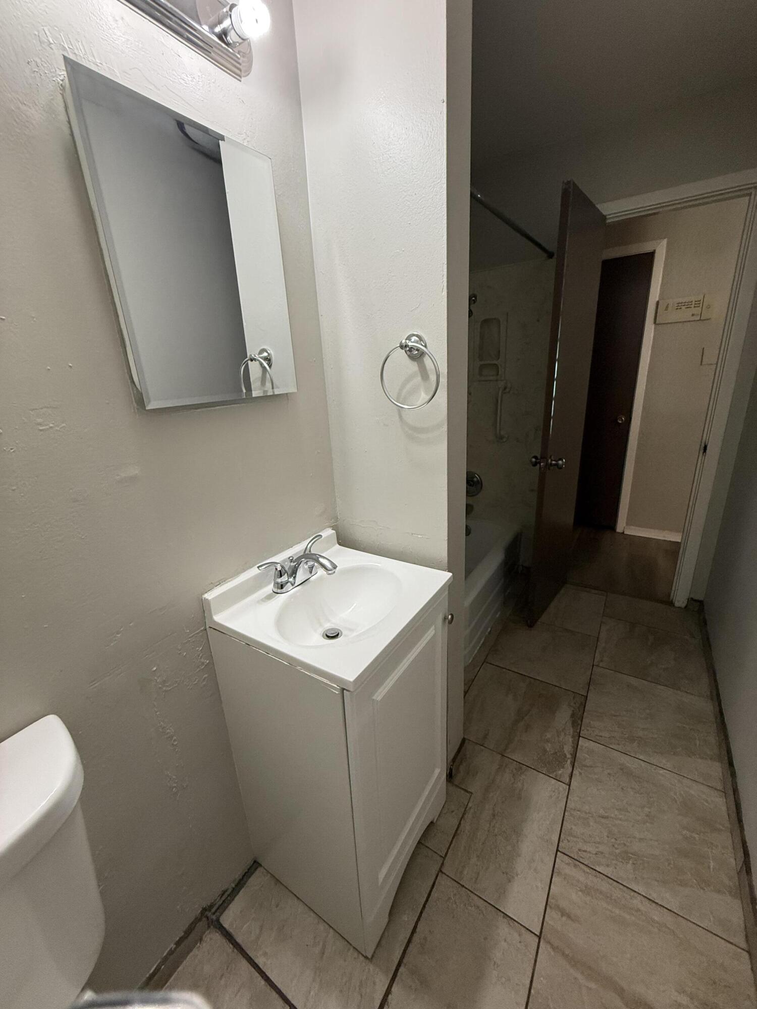 Photo 19 — 9519 MORROW Avenue NE