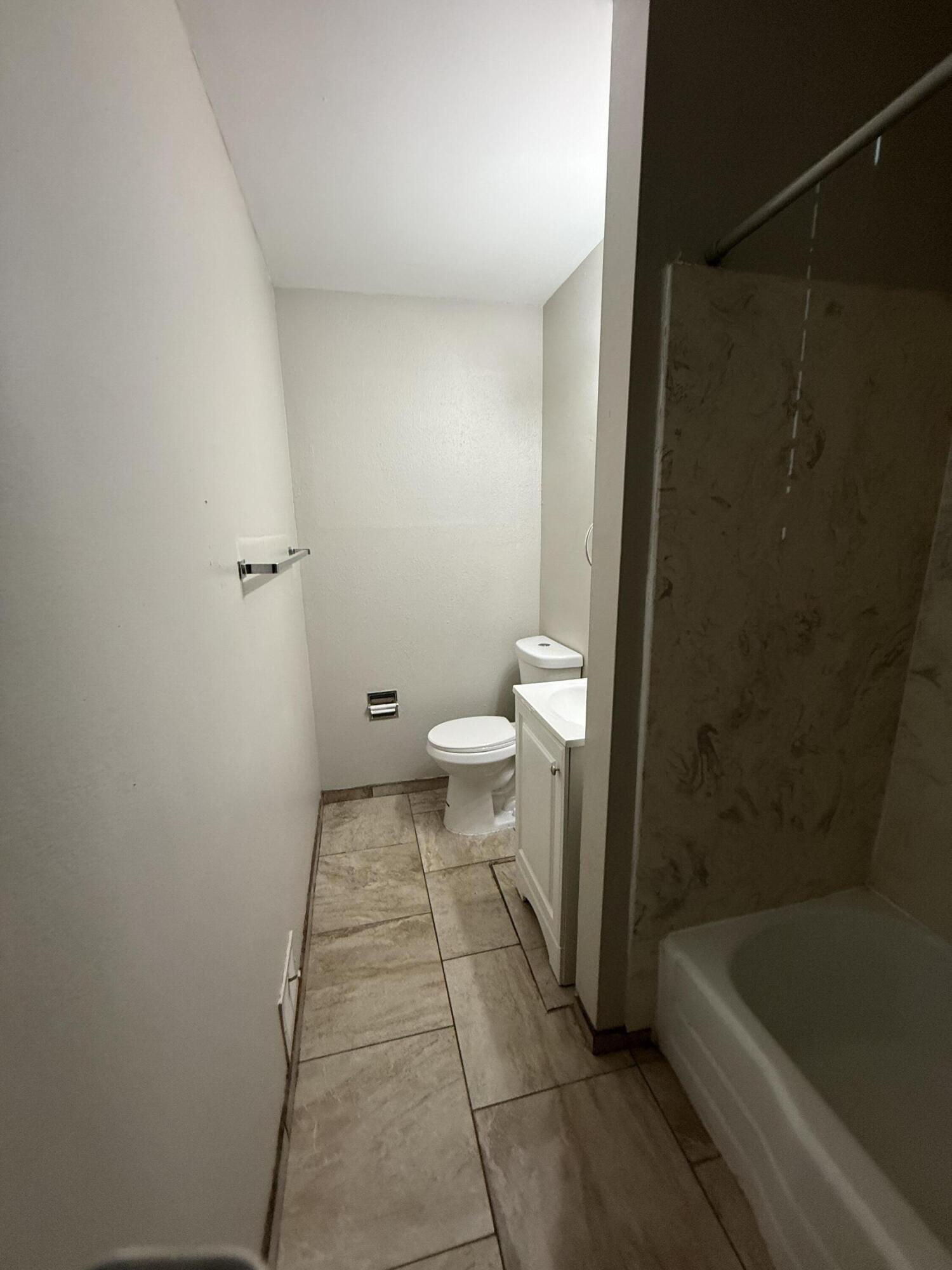 Photo 20 — 9519 MORROW Avenue NE