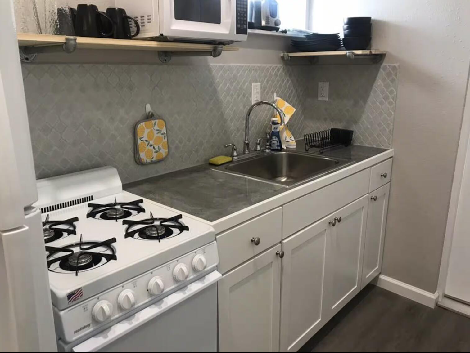 Photo 16 — 9238 4th Street NW