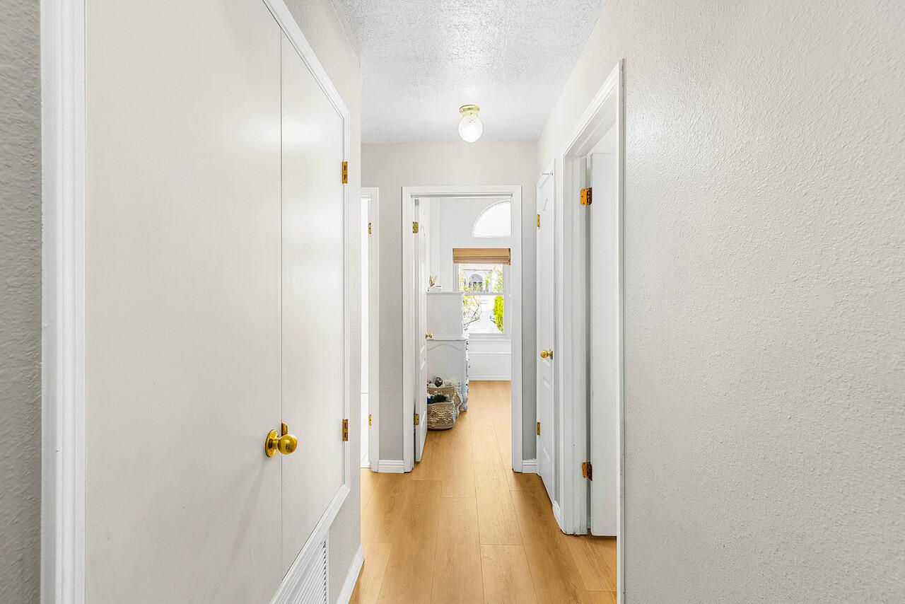 Photo 17 — 6517 Sandia Vista Place NE