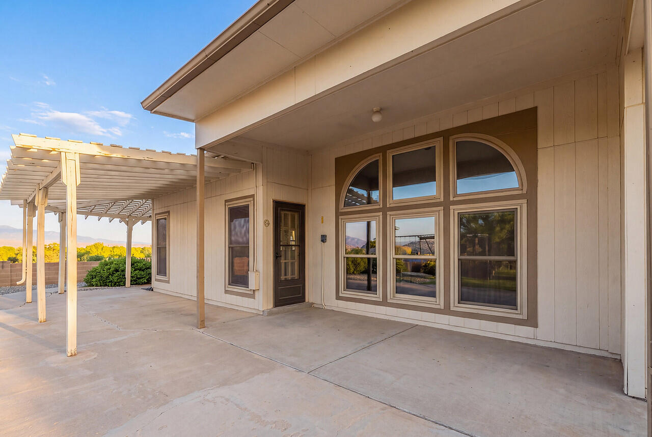 Photo 14 — 6517 Sandia Vista Place NE