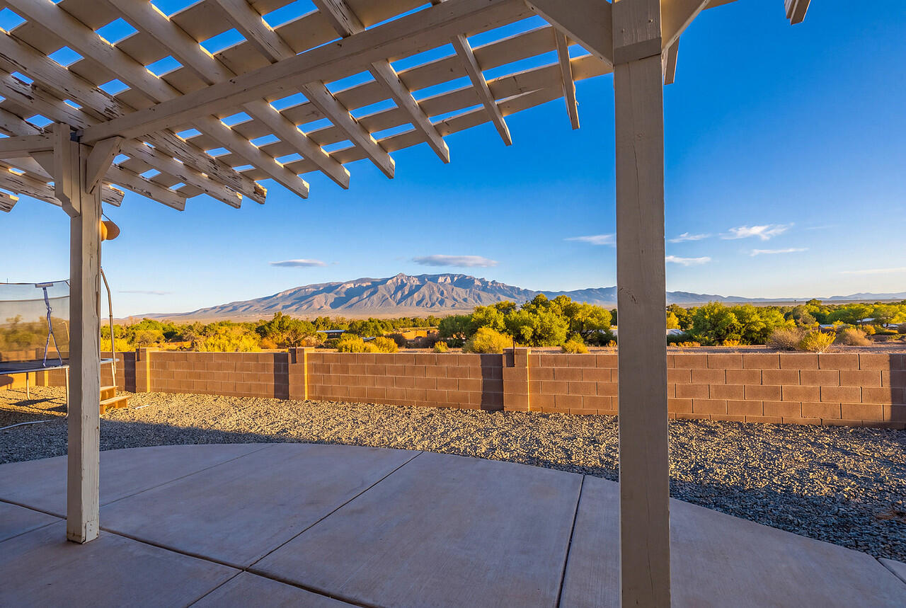 Photo 11 — 6517 Sandia Vista Place NE