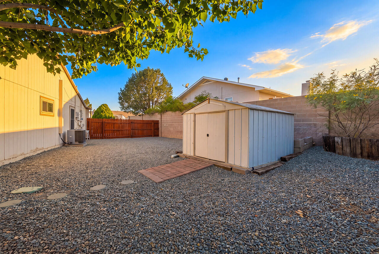 Photo 8 — 6517 Sandia Vista Place NE