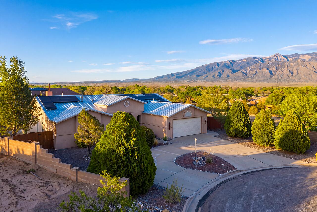 Photo 4 — 6517 Sandia Vista Place NE