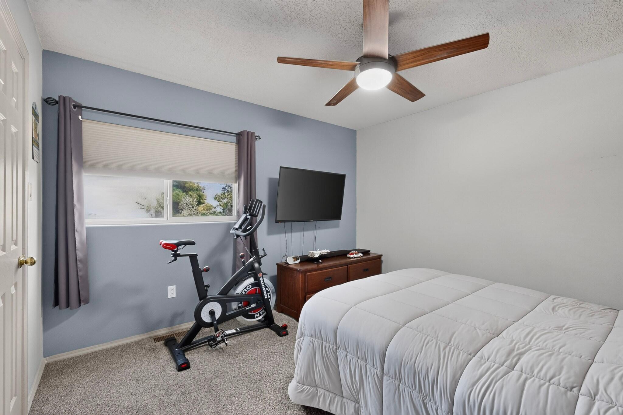 Photo 5 — 6108 Segovia Avenue NW