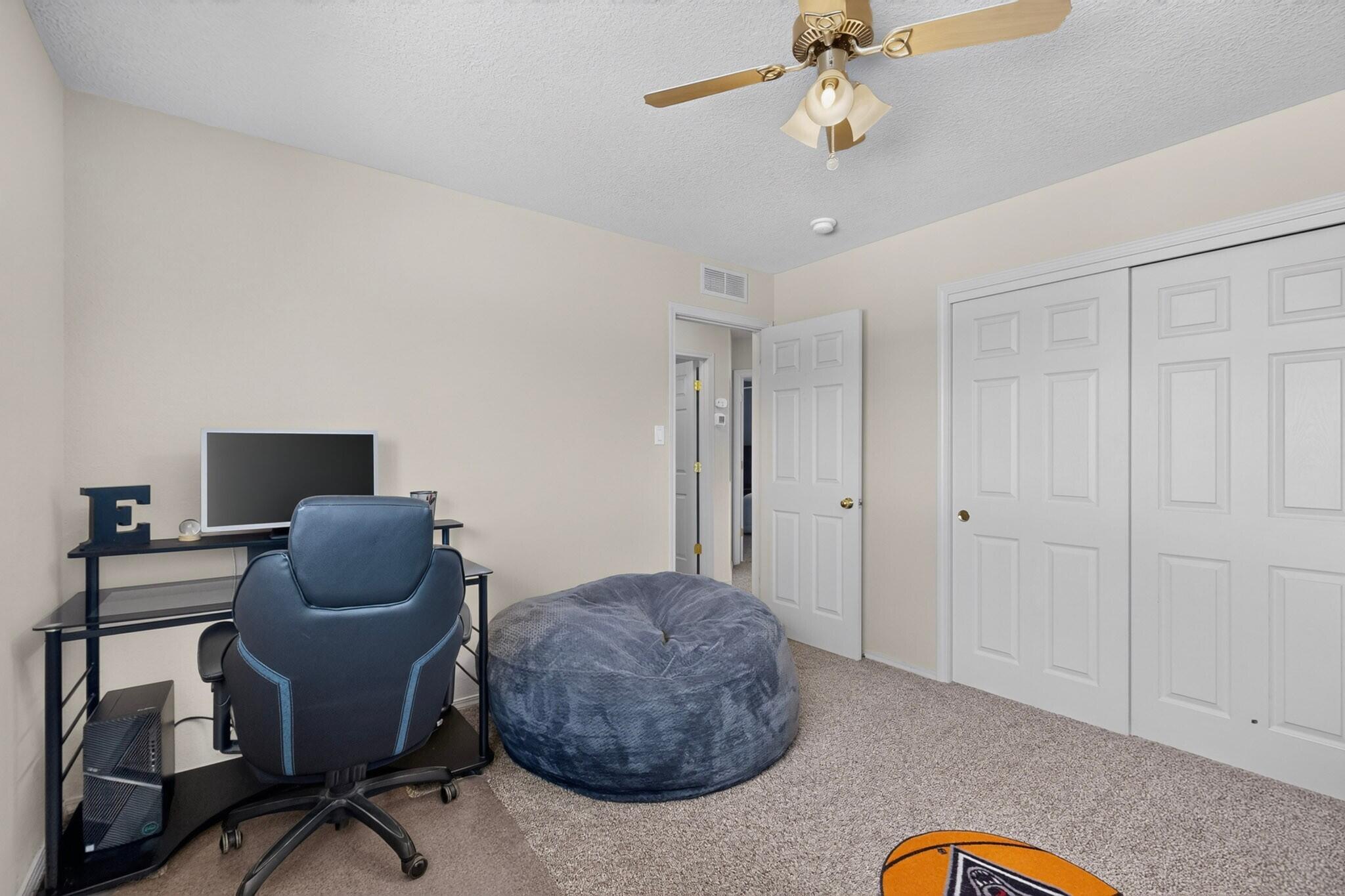 Photo 7 — 6108 Segovia Avenue NW