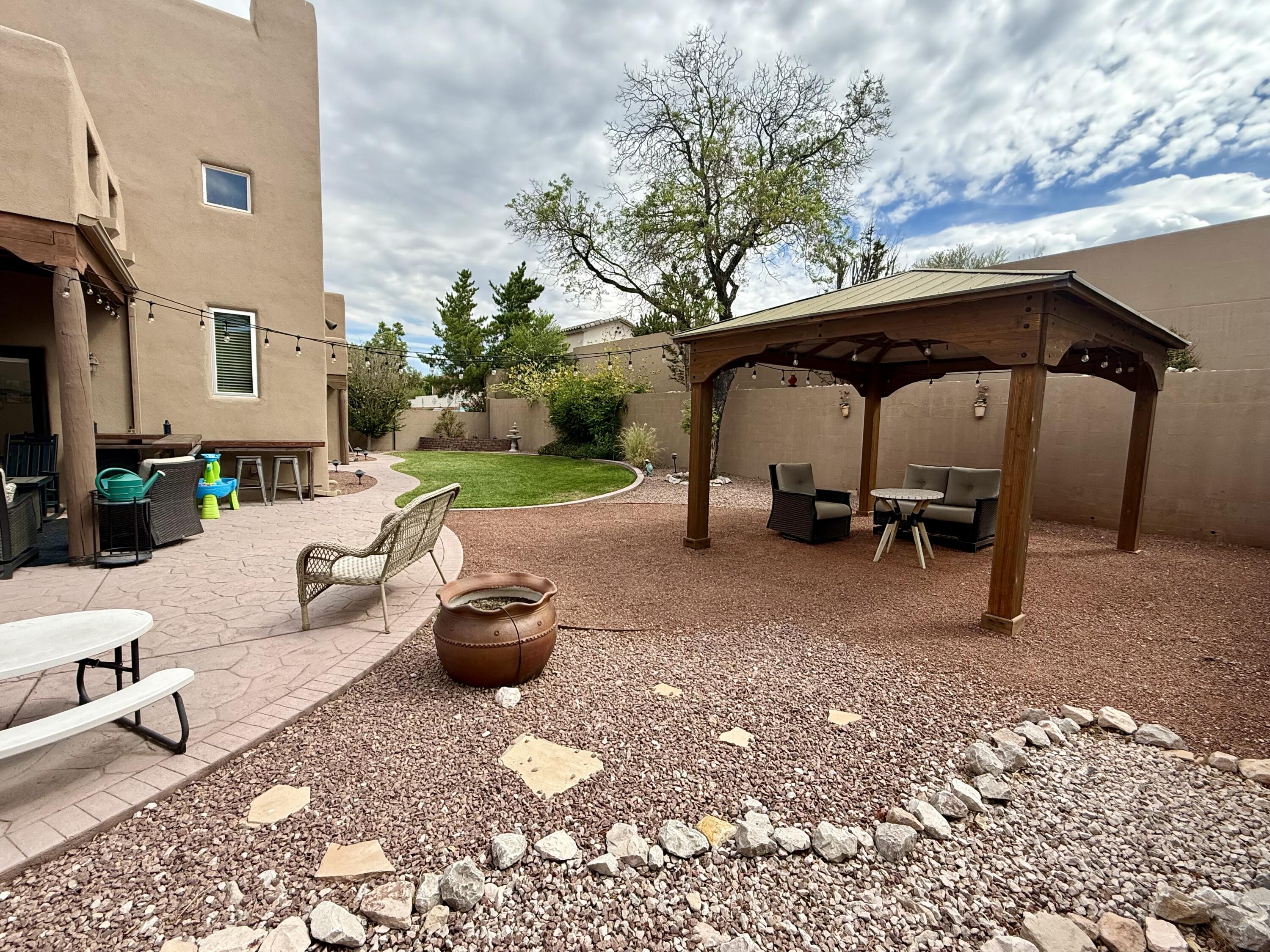Photo 10 — 8512 Vina Del Sol Drive NE