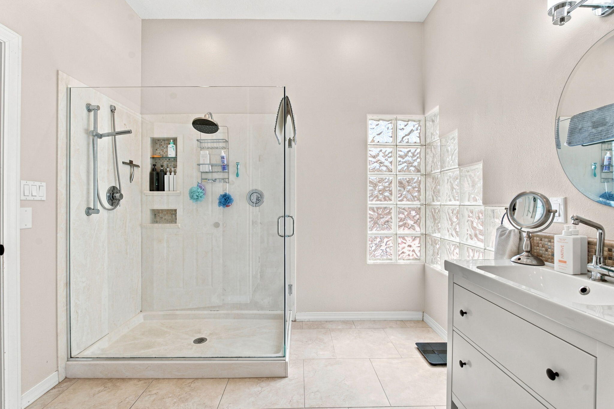 Photo 19 — 8512 Vina Del Sol Drive NE