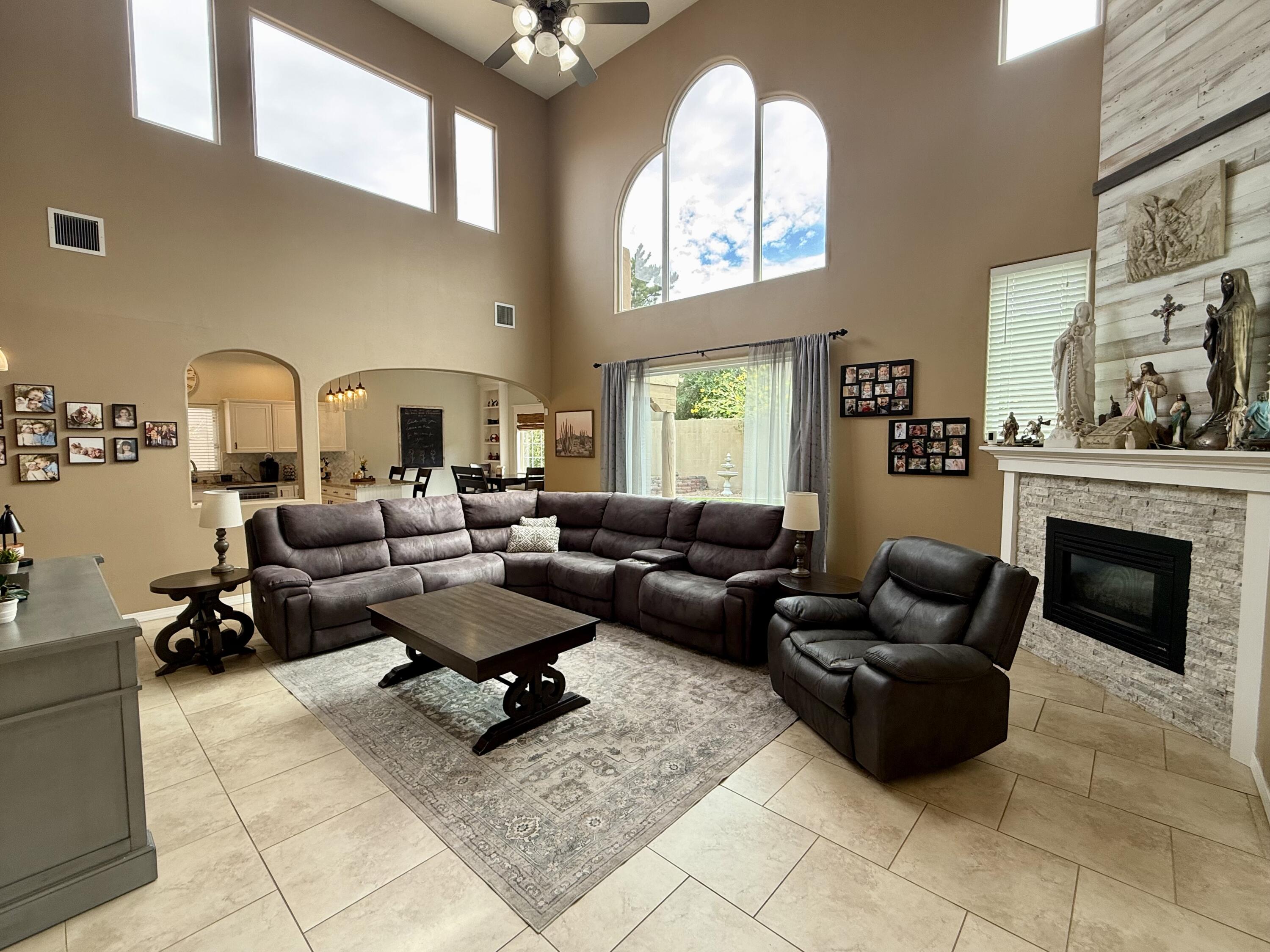 Photo 14 — 8512 Vina Del Sol Drive NE