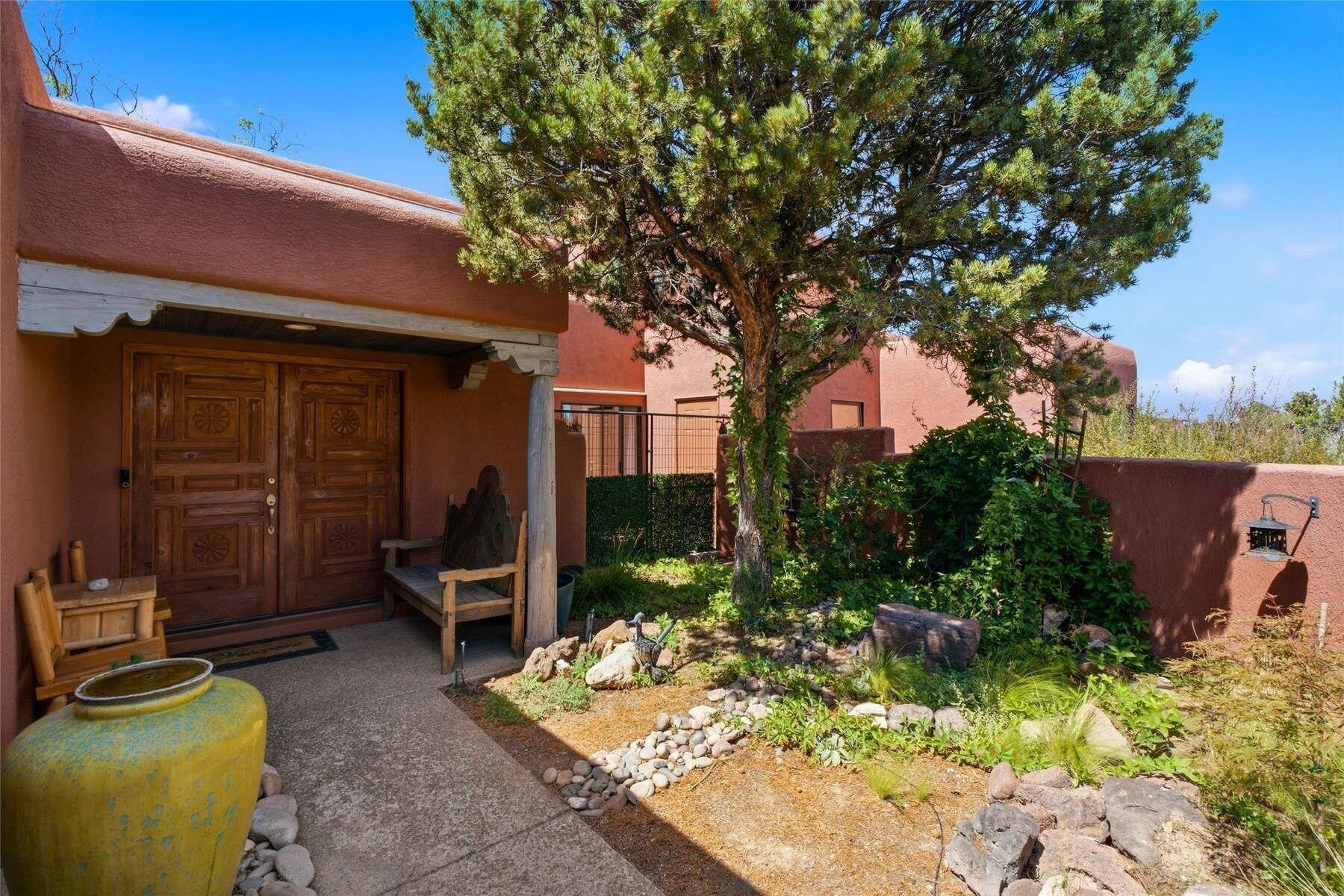 Photo 11 — 6401 Vooscane Avenue