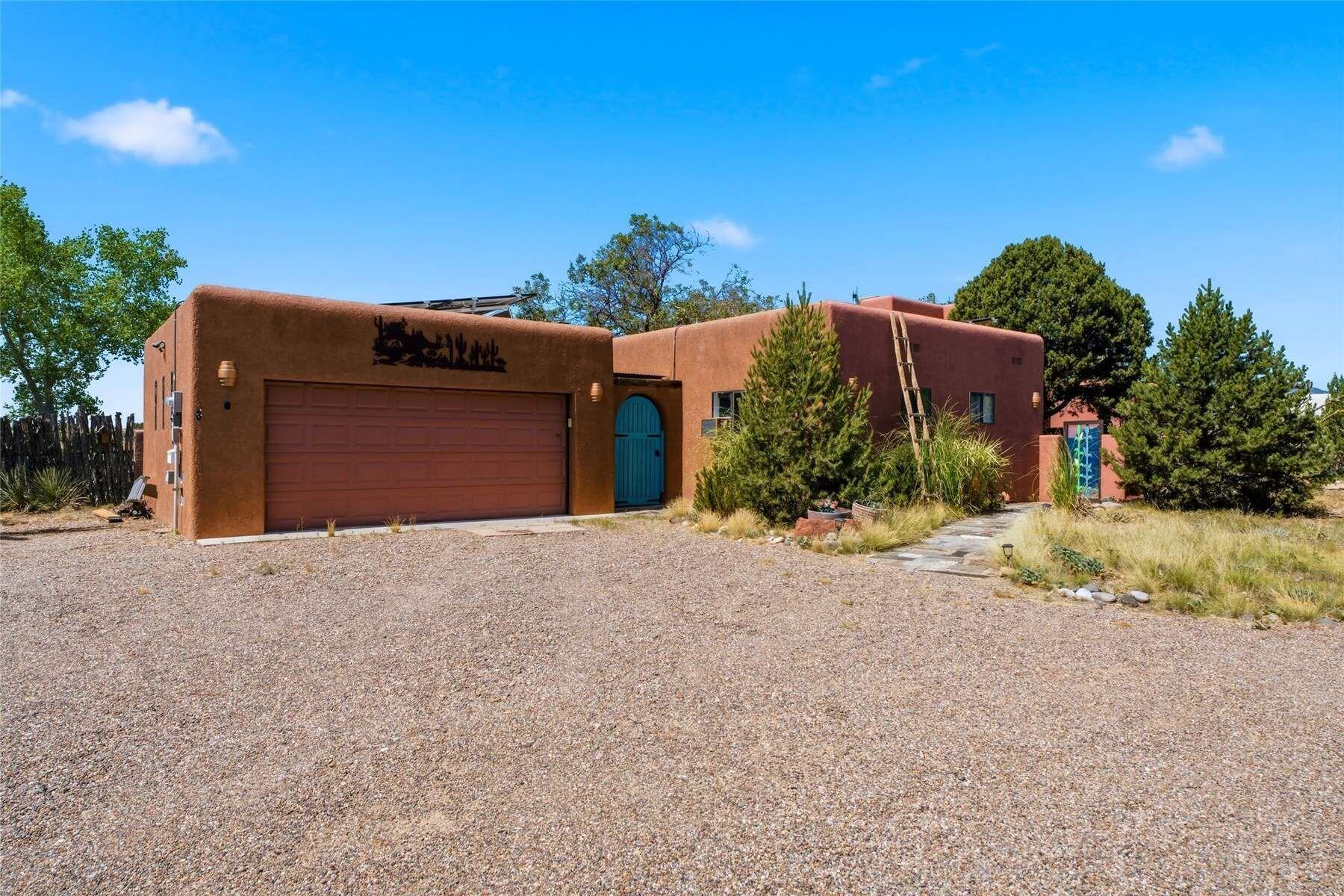 Photo 9 — 6401 Vooscane Avenue