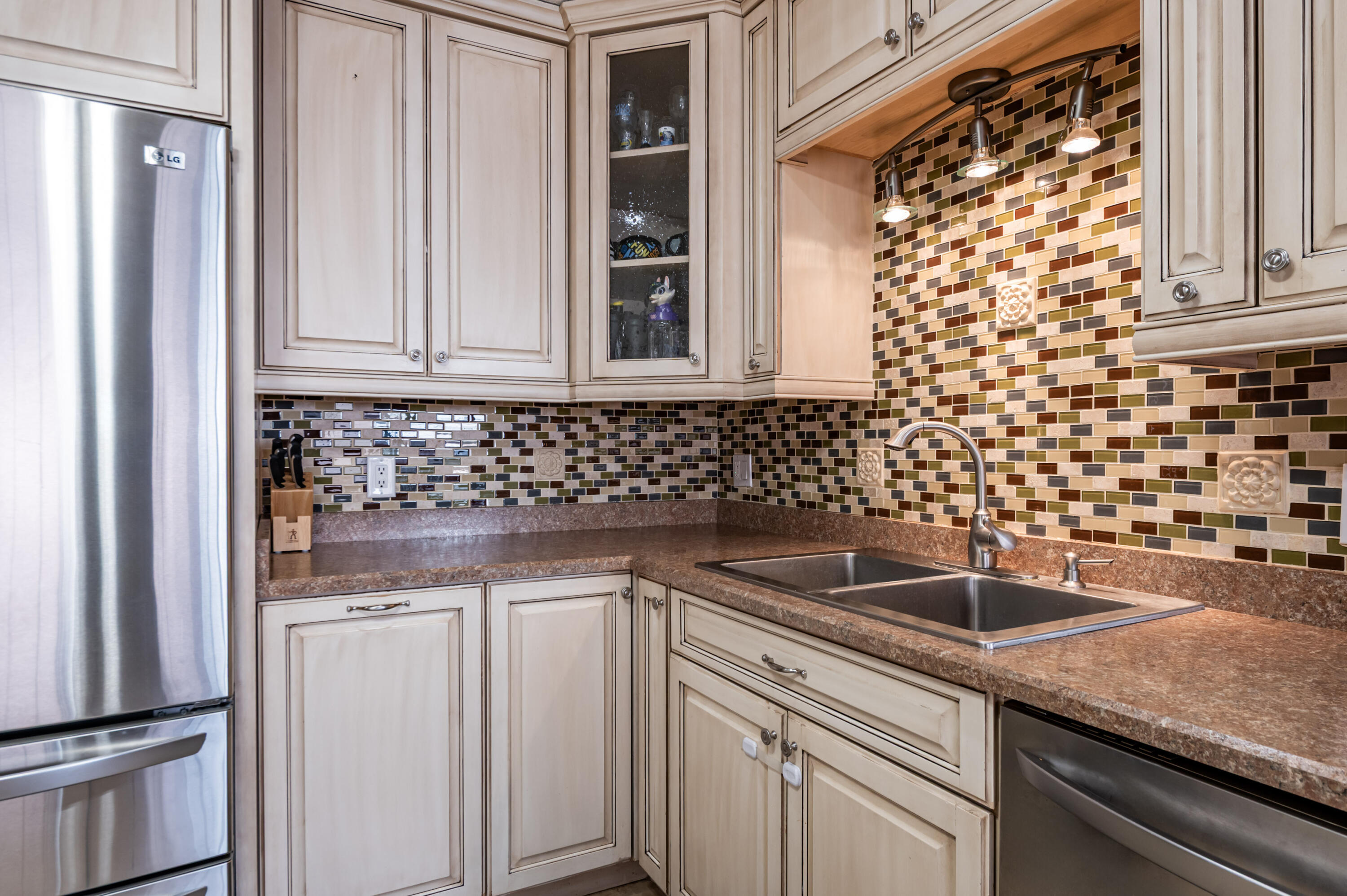 Photo 19 — 811 San Andres Avenue NW