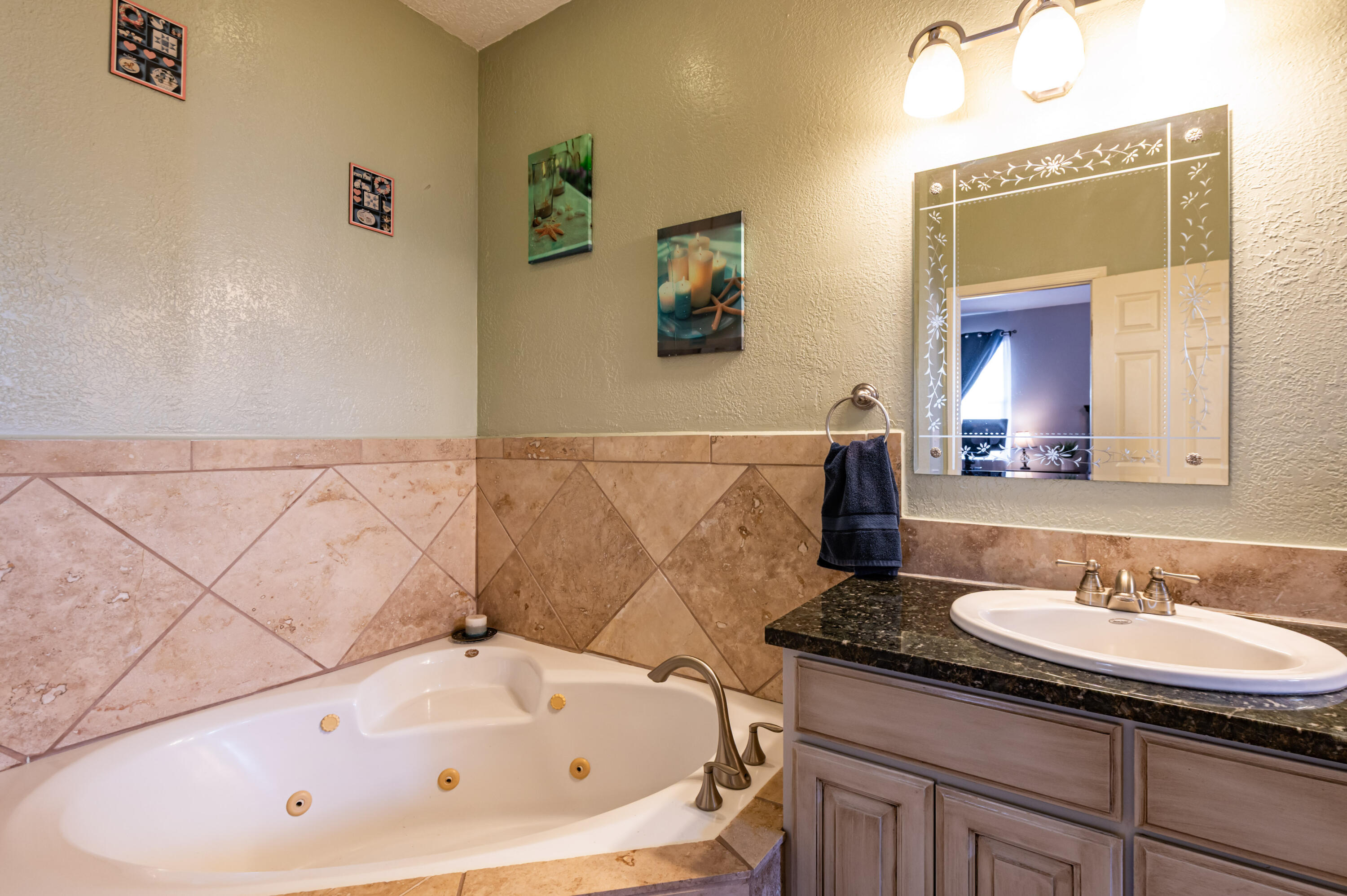 Photo 10 — 811 San Andres Avenue NW