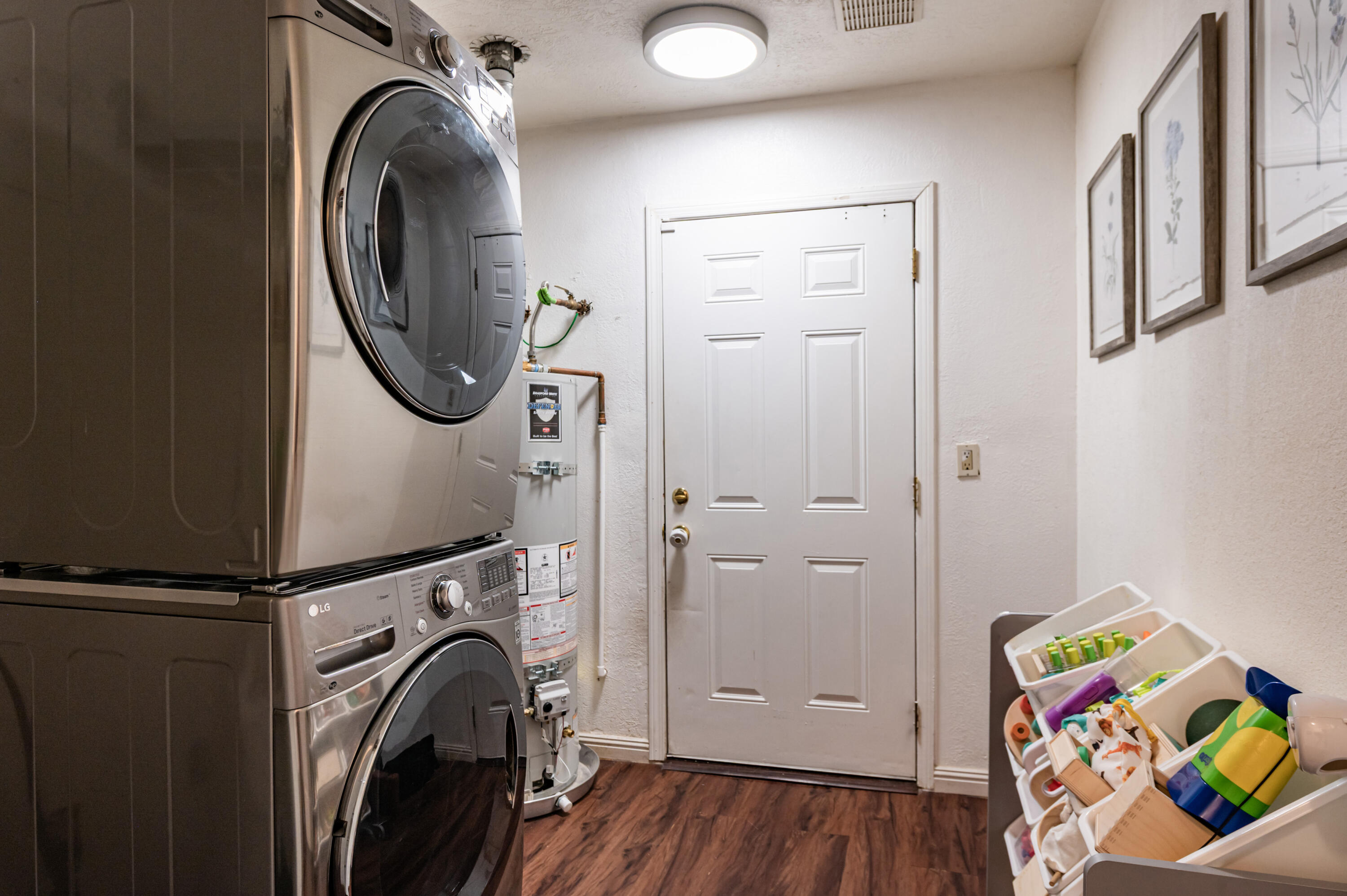 Photo 9 — 811 San Andres Avenue NW
