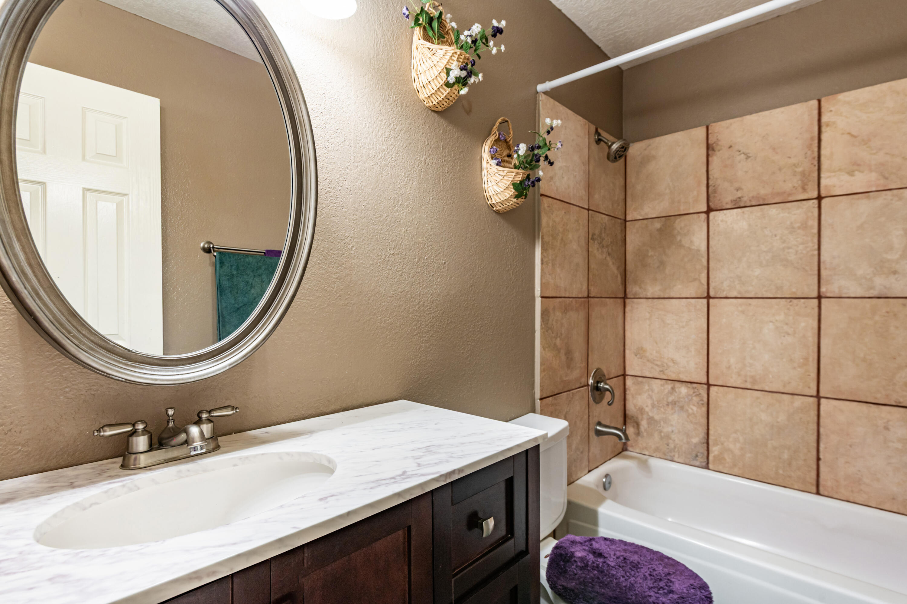 Photo 5 — 811 San Andres Avenue NW