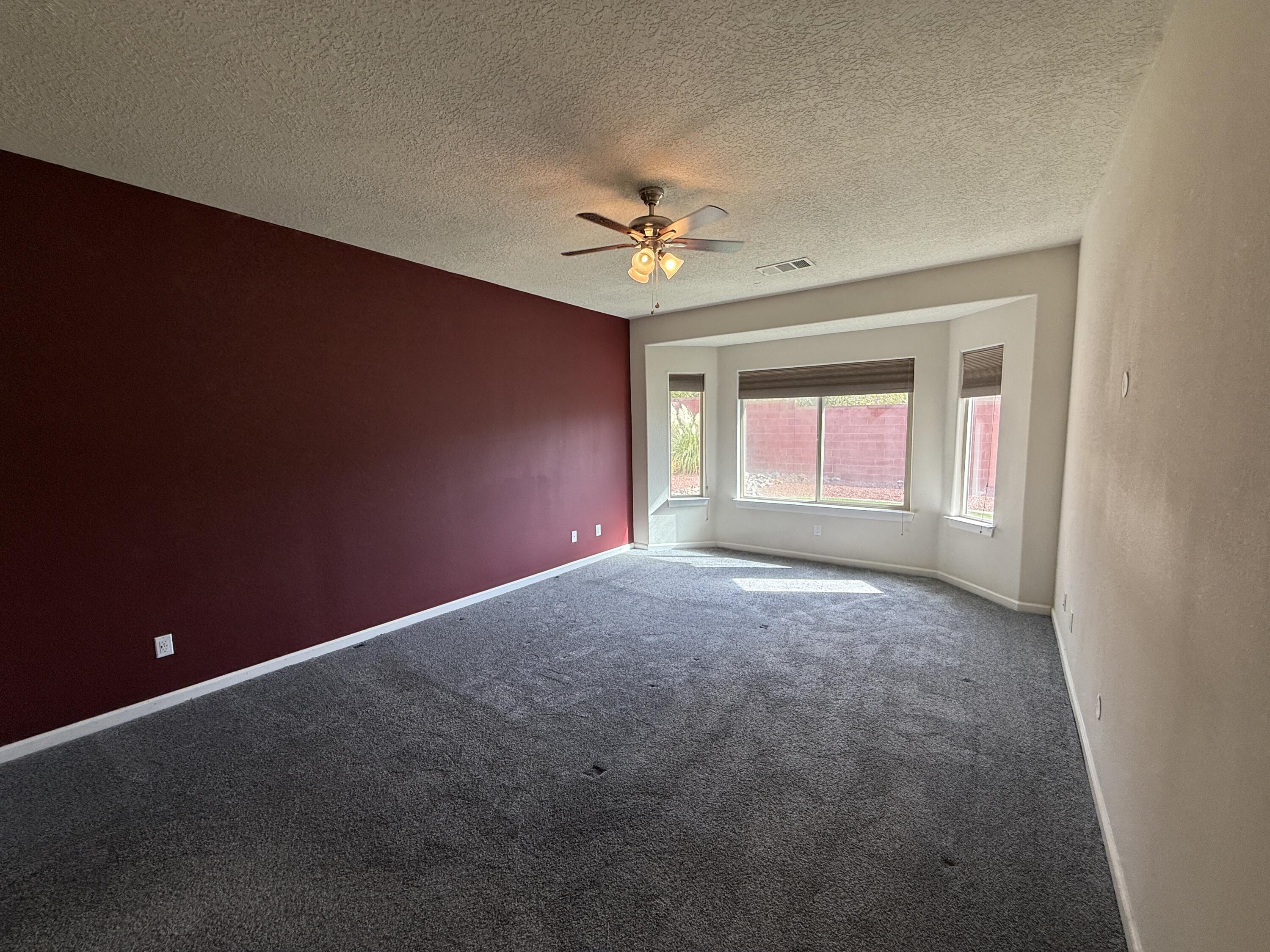 Photo 18 — 410 Palo Alto Drive NE
