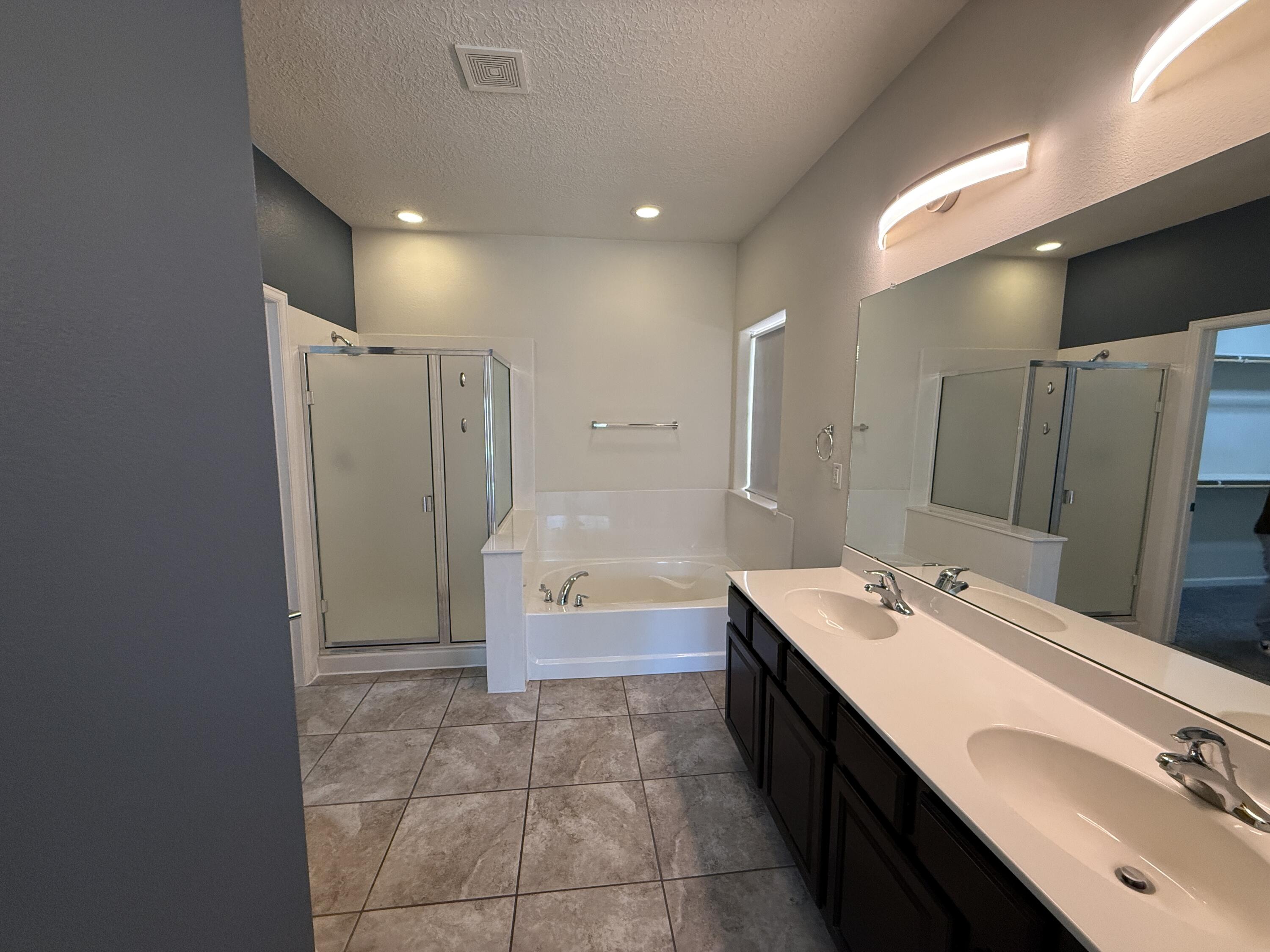 Photo 19 — 410 Palo Alto Drive NE