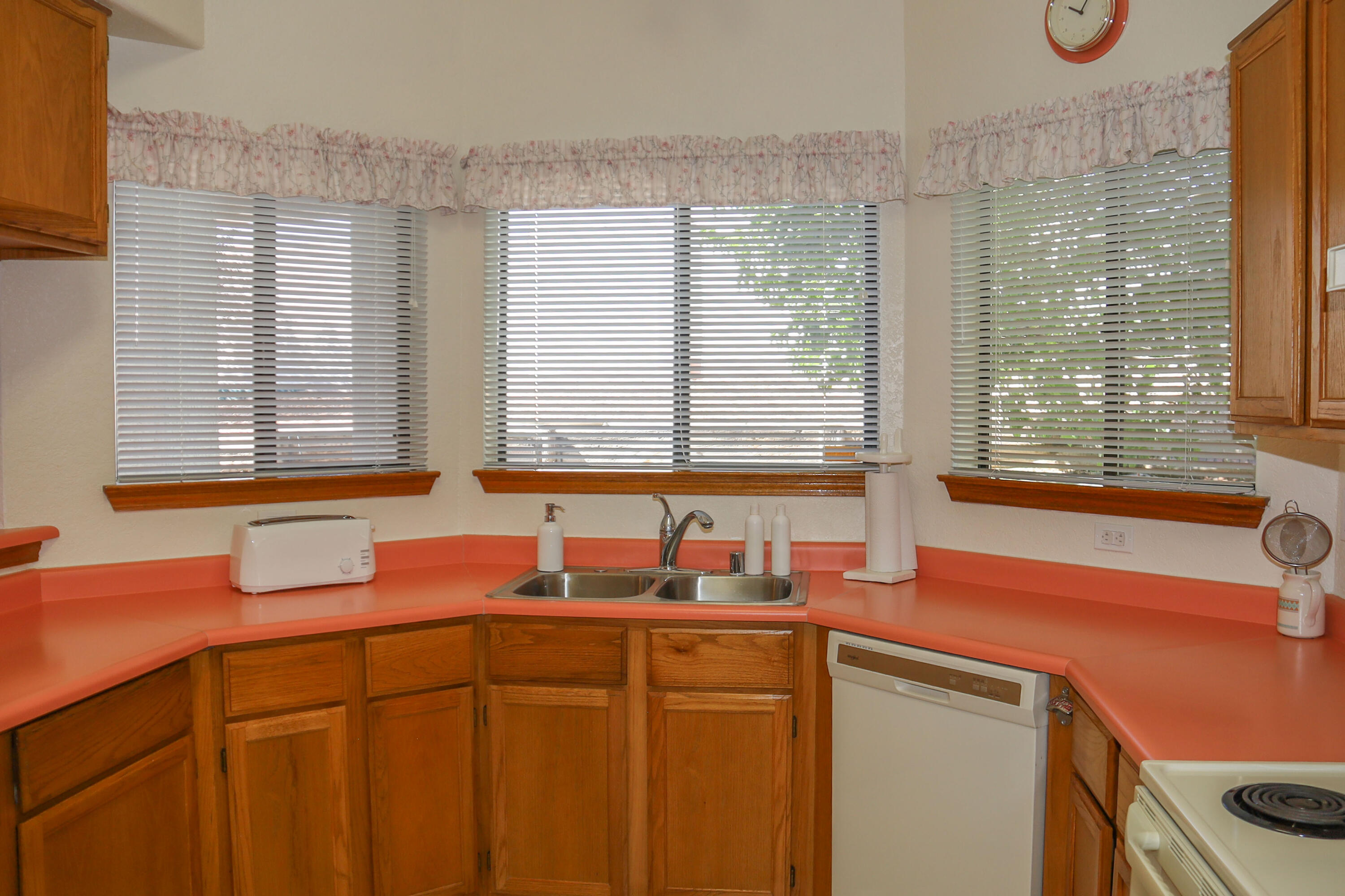 Photo 18 — 4948 T B Catron Avenue NW
