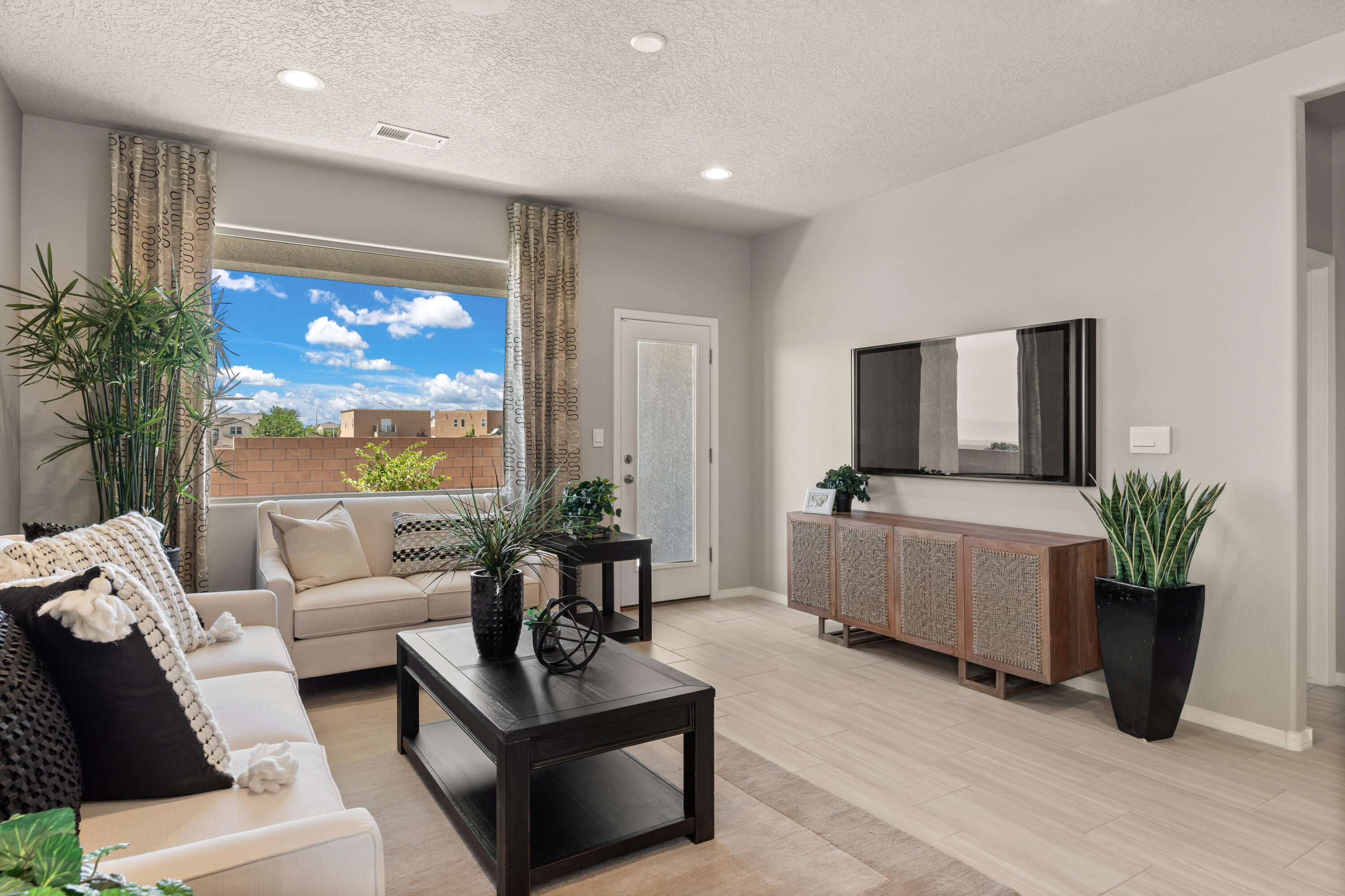 Photo 5 — 1501 Gleneagles Street NE